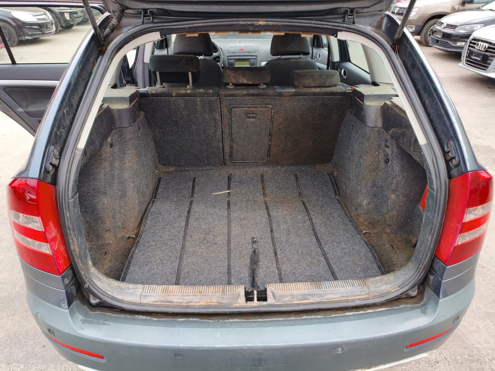 SKODA Octavia Scout 2.0 TDI 4x4-image-4
