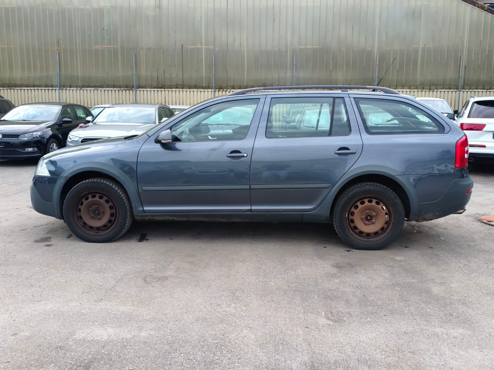 SKODA Octavia Scout 2.0 TDI 4x4-image-6