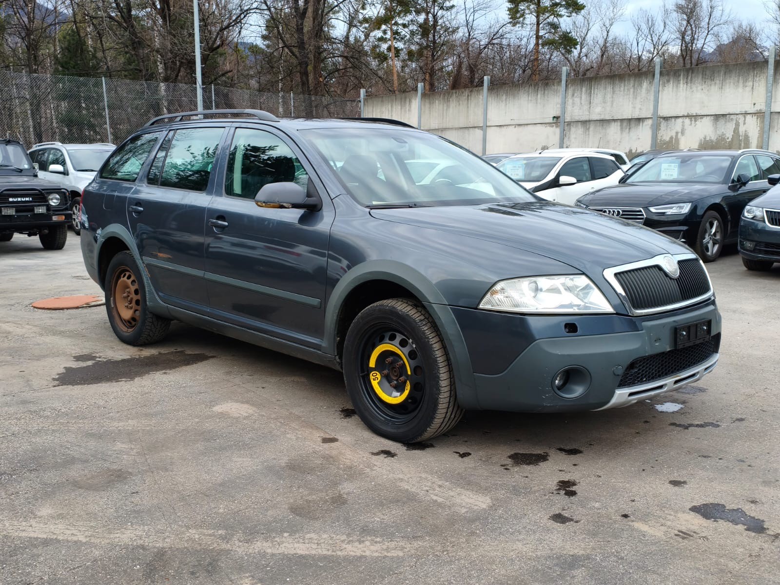 SKODA Octavia Scout 2.0 TDI 4x4-image-1