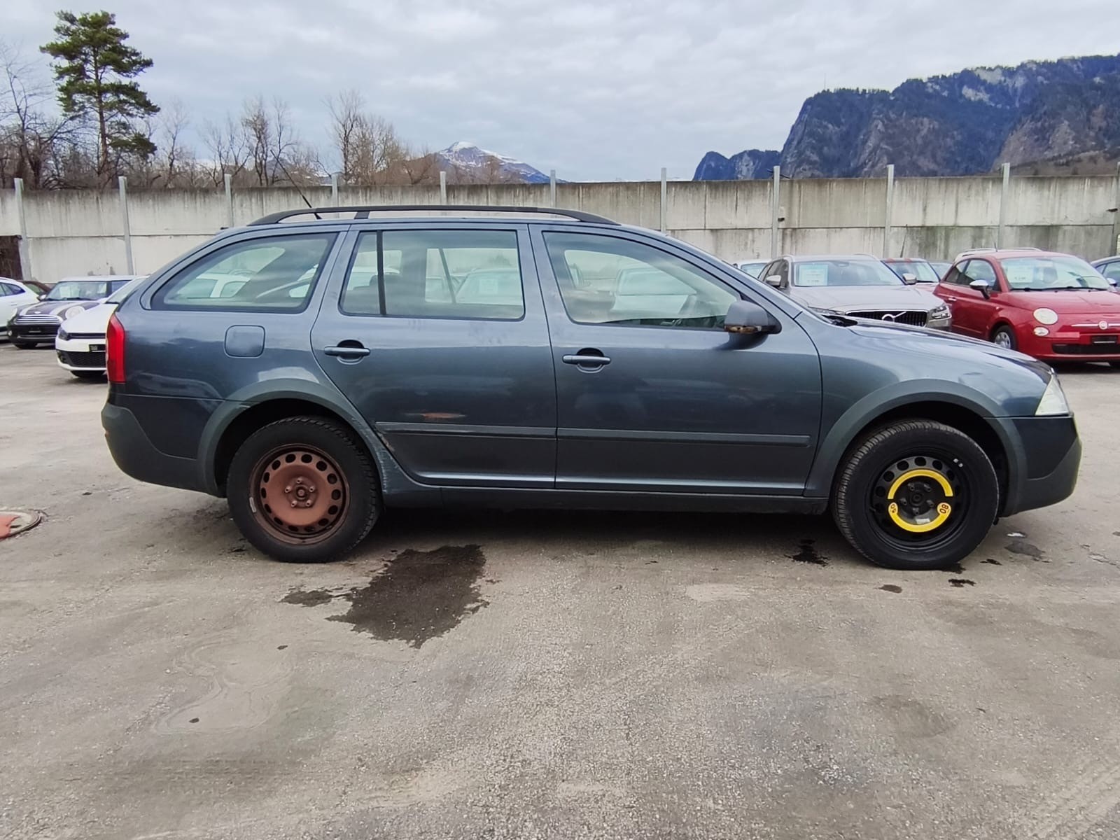 SKODA Octavia Scout 2.0 TDI 4x4-image-2