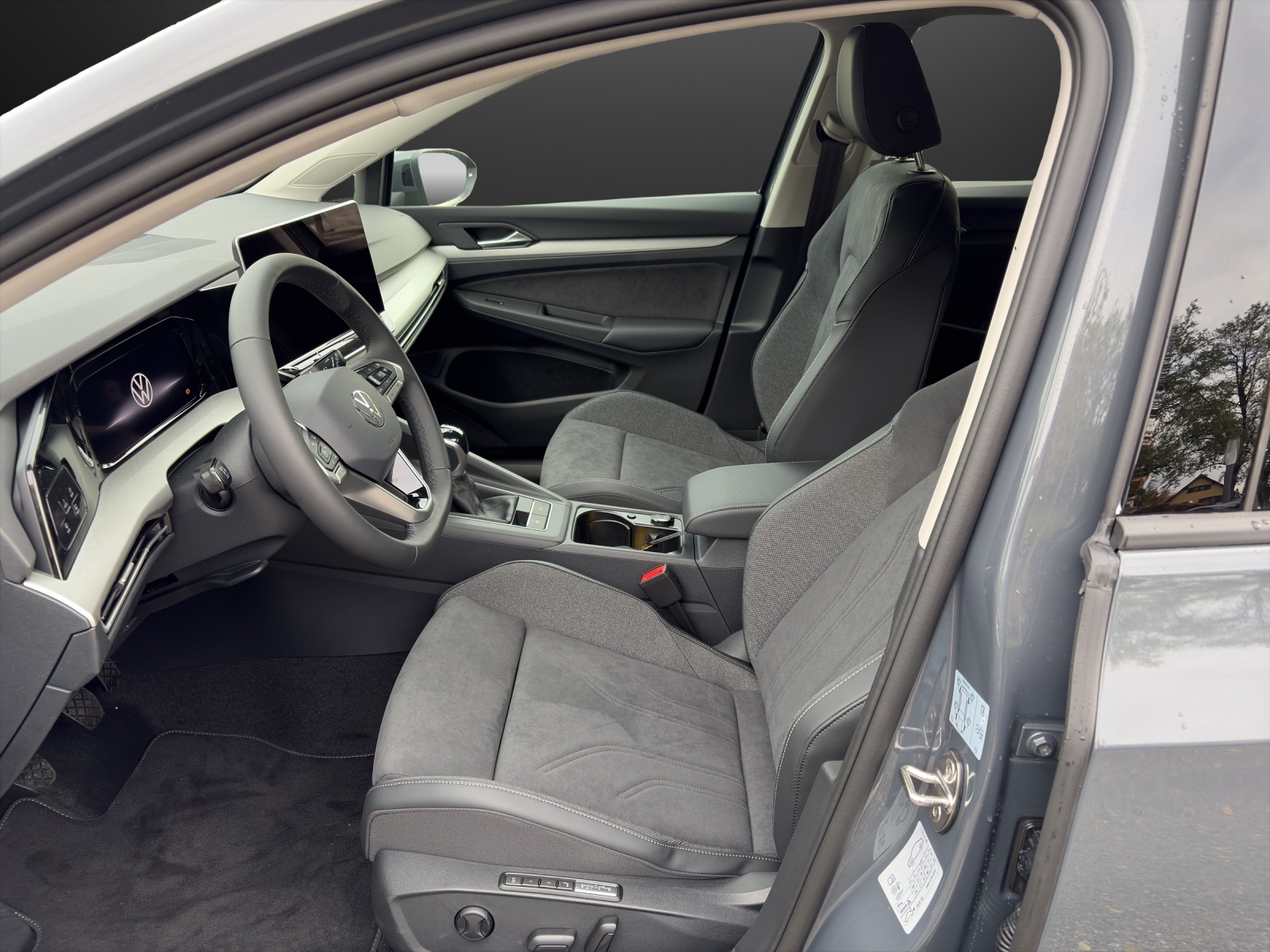 VW Golf 1.5 TSI Basis-image-7