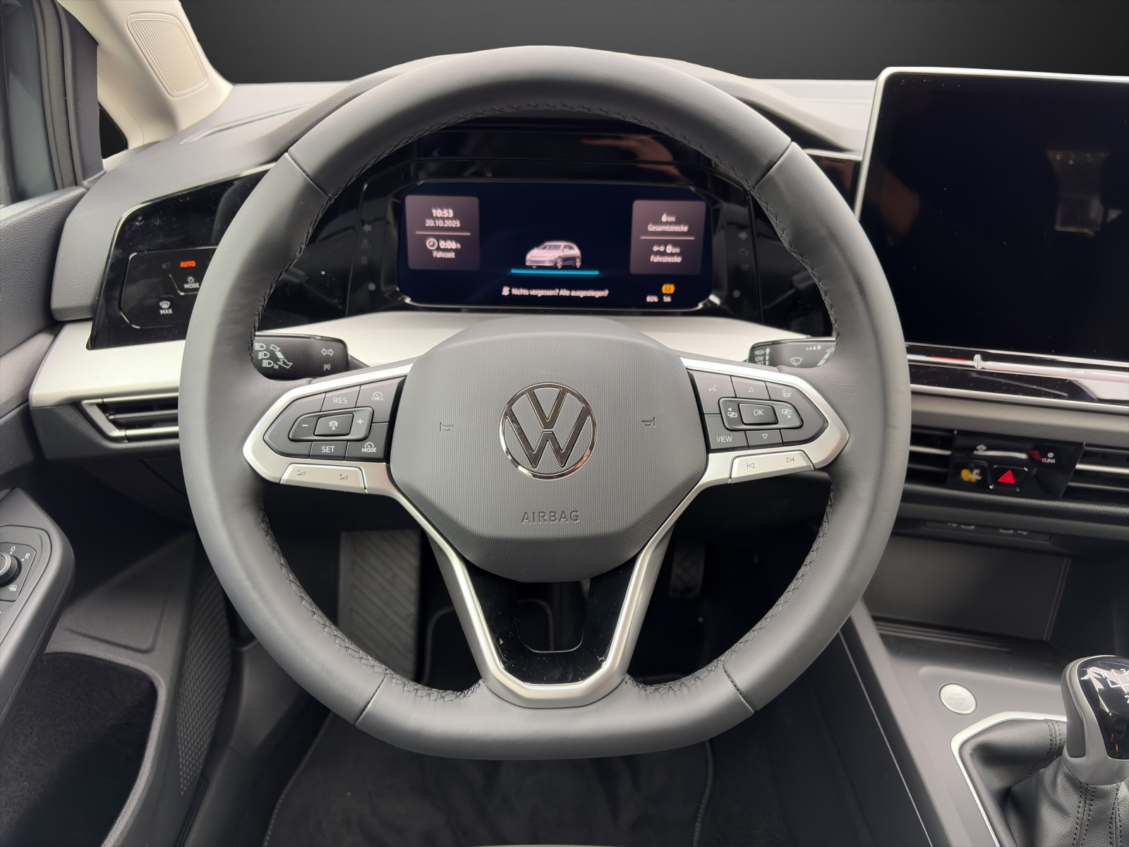 VW Golf 1.5 TSI Basis-image-10