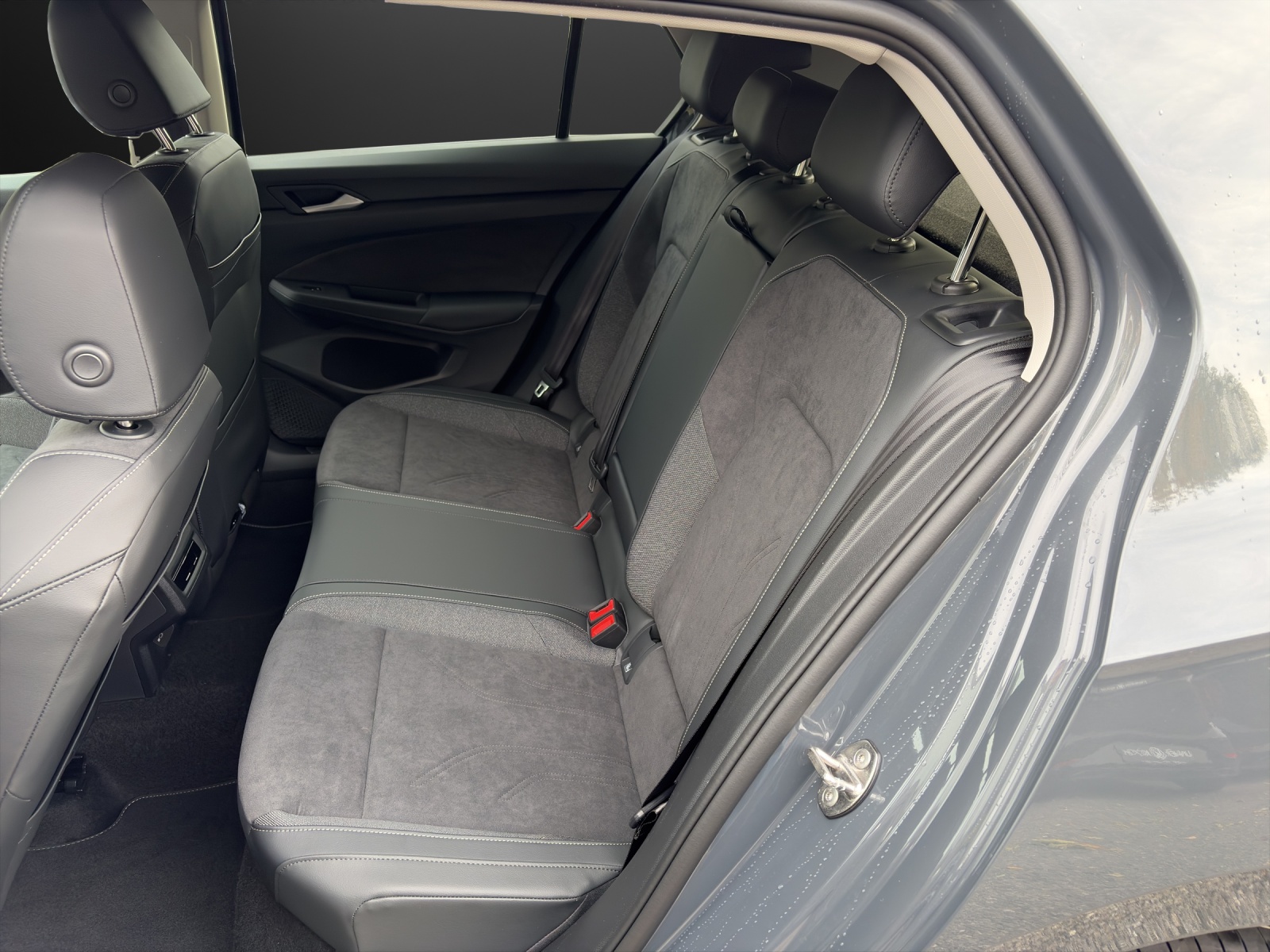 VW Golf 1.5 TSI Basis-image-8