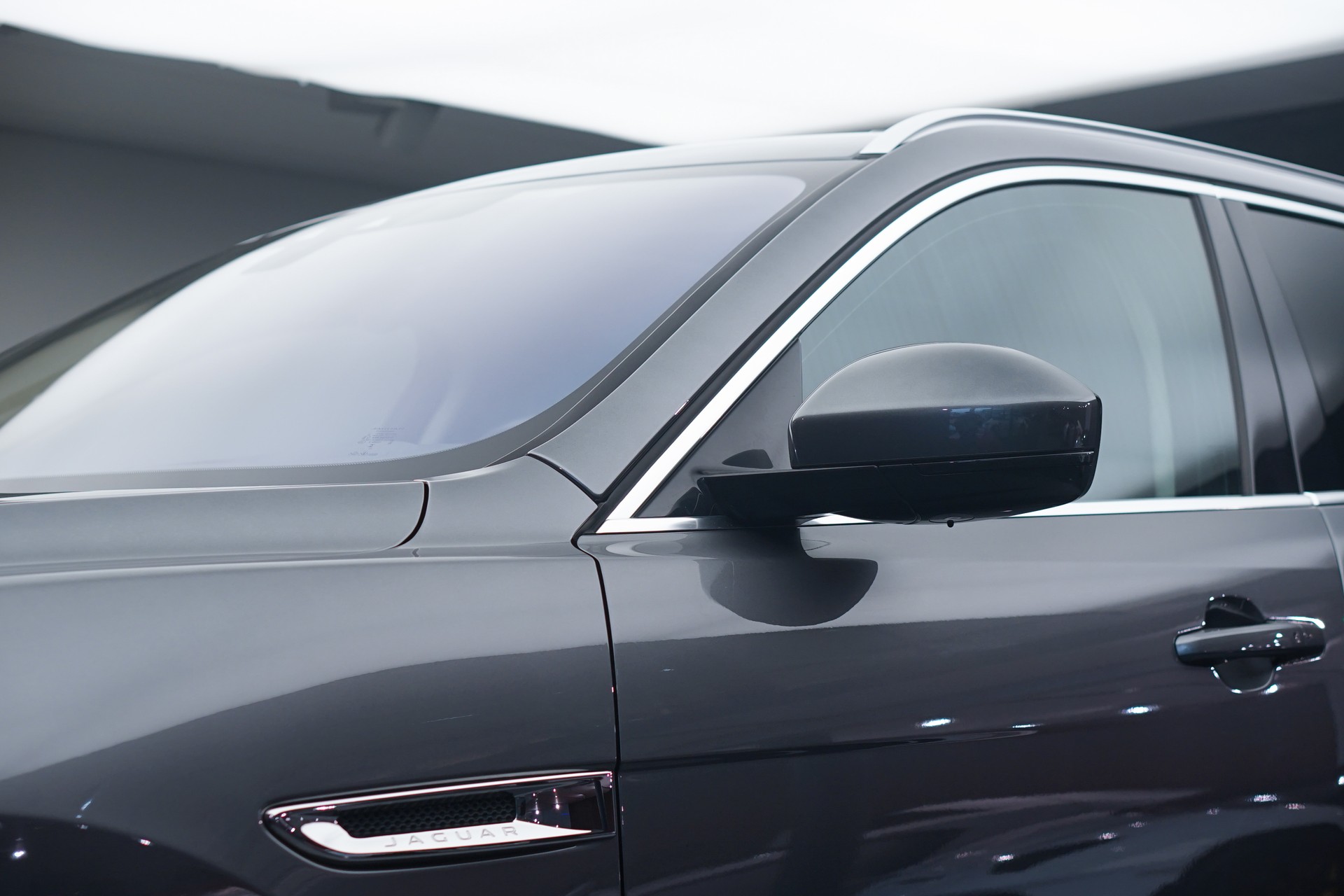 JAGUAR F-Pace 30t 2.0 Prestige AWD Automatik *CH-Fahrzeug* *Panoramadach* *Assistenzpaket-image-42