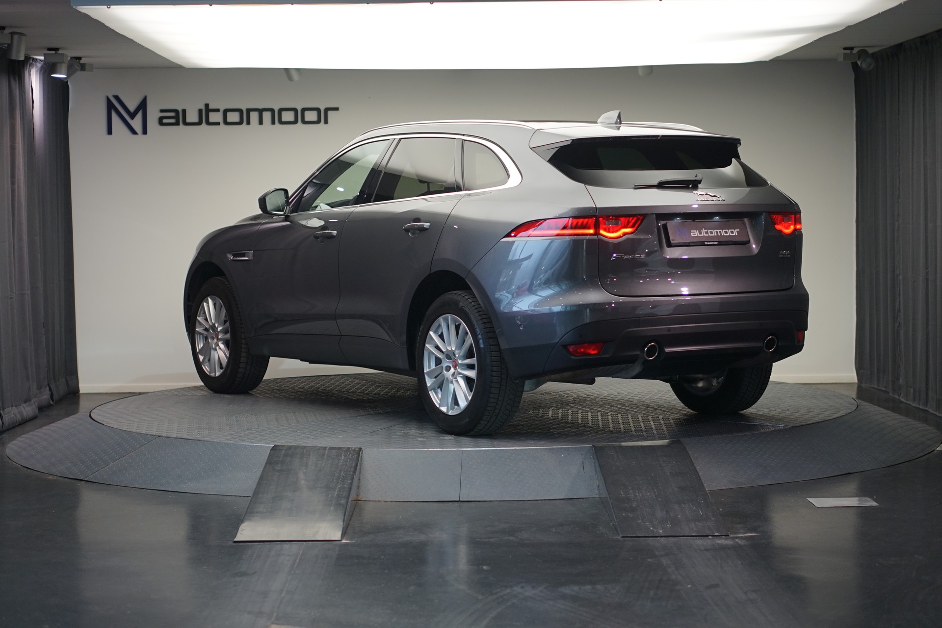 JAGUAR F-Pace 30t 2.0 Prestige AWD Automatik *CH-Fahrzeug* *Panoramadach* *Assistenzpaket-image-6