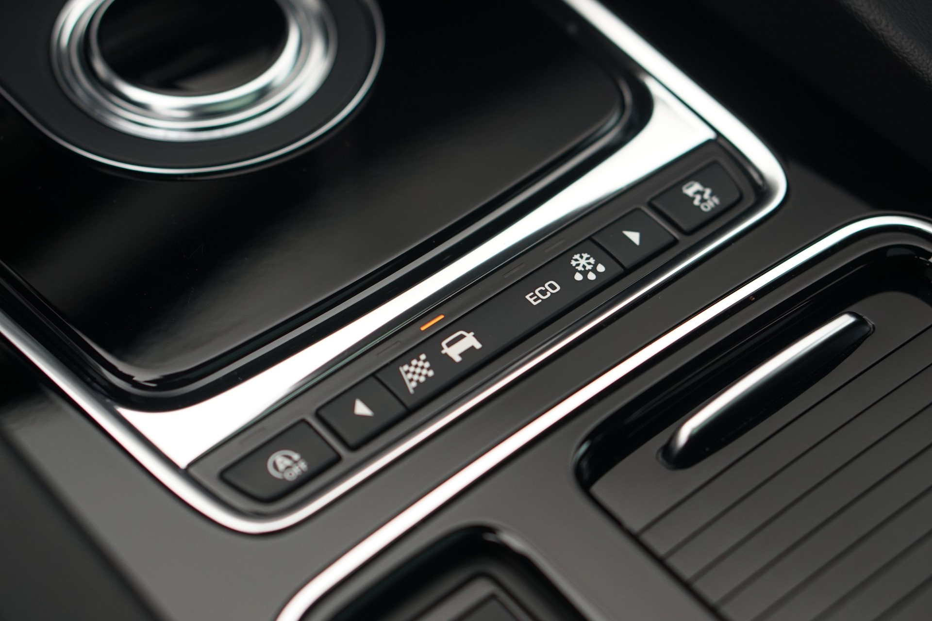 JAGUAR F-Pace 30t 2.0 Prestige AWD Automatik *CH-Fahrzeug* *Panoramadach* *Assistenzpaket-image-23