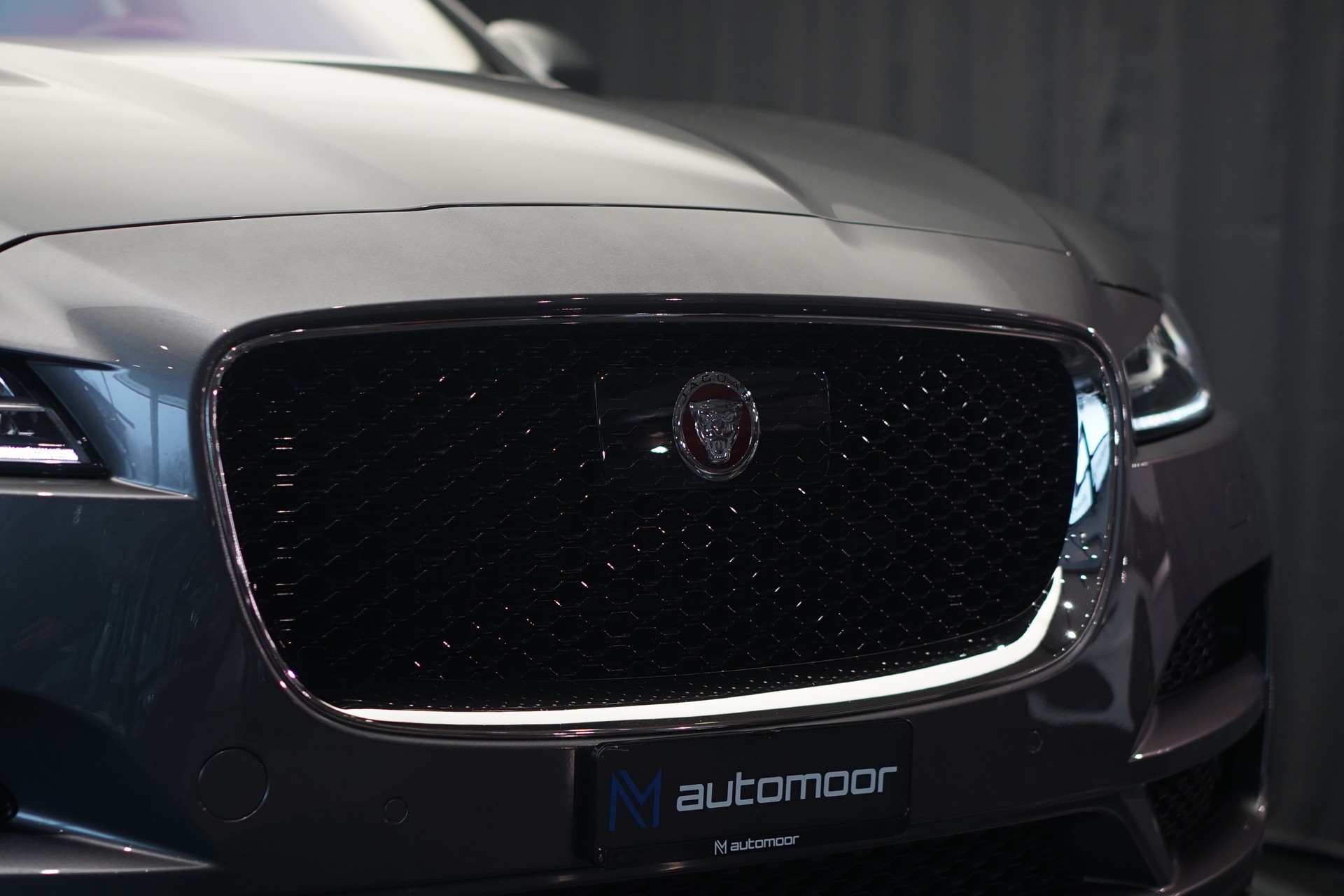 JAGUAR F-Pace 30t 2.0 Prestige AWD Automatik *CH-Fahrzeug* *Panoramadach* *Assistenzpaket-image-41