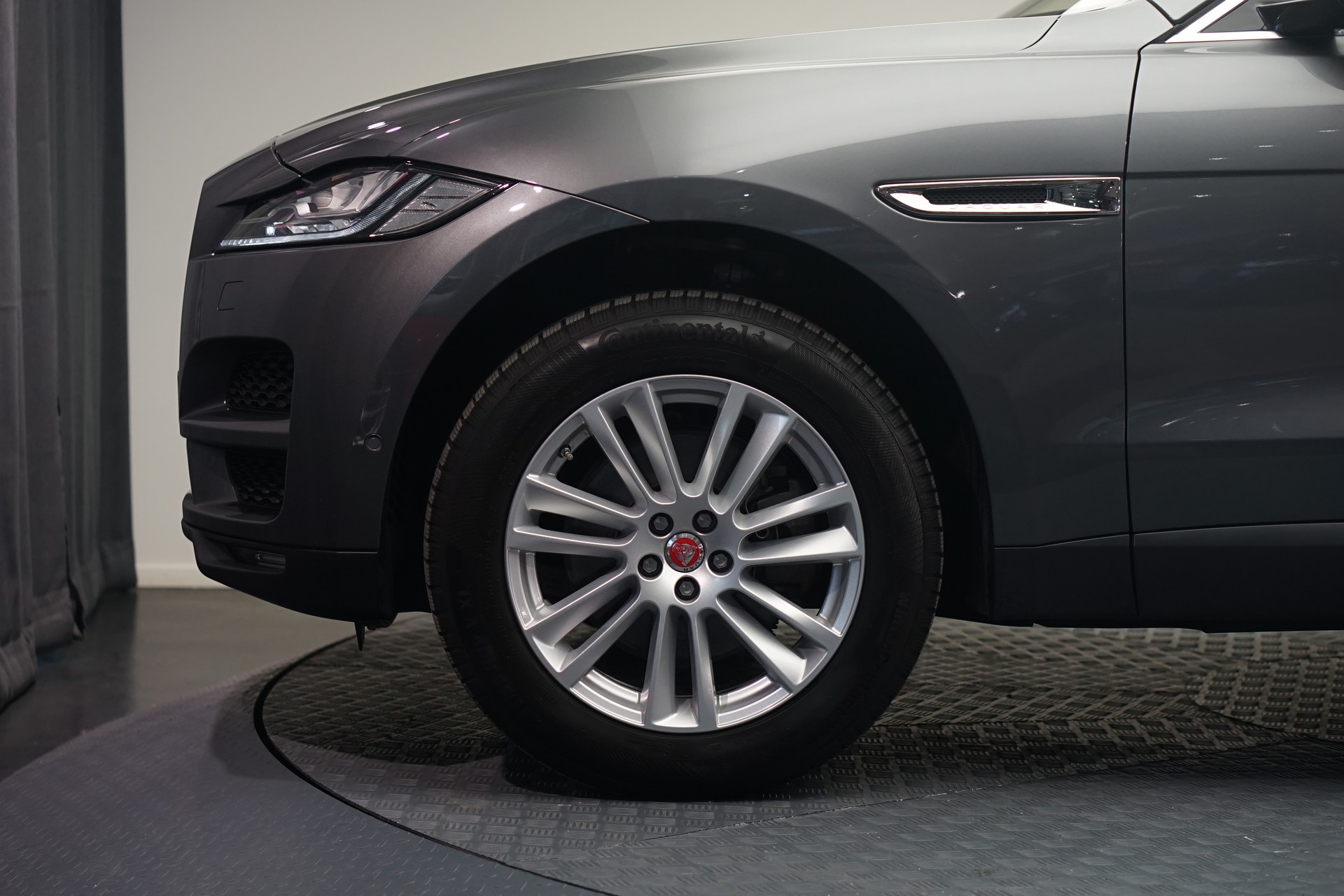 JAGUAR F-Pace 30t 2.0 Prestige AWD Automatik *CH-Fahrzeug* *Panoramadach* *Assistenzpaket-image-10
