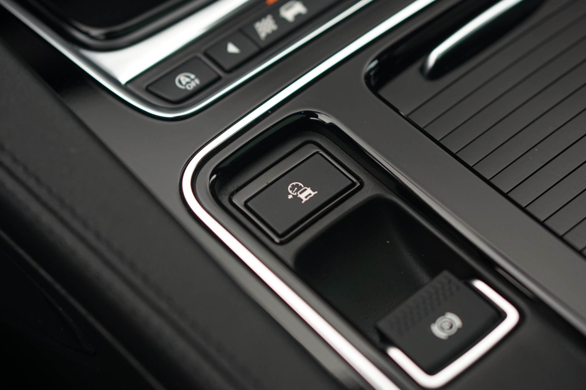 JAGUAR F-Pace 30t 2.0 Prestige AWD Automatik *CH-Fahrzeug* *Panoramadach* *Assistenzpaket-image-31