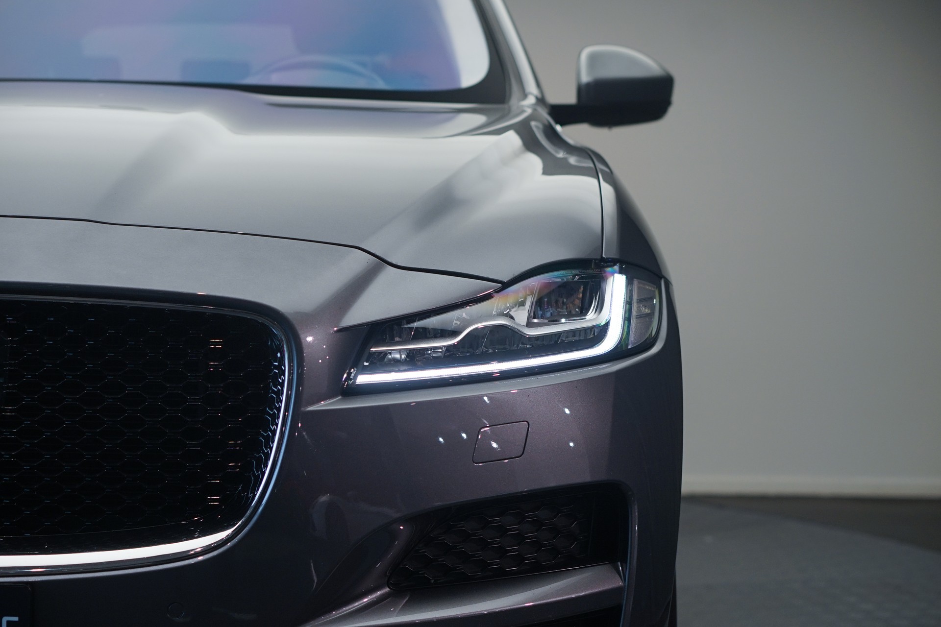 JAGUAR F-Pace 30t 2.0 Prestige AWD Automatik *CH-Fahrzeug* *Panoramadach* *Assistenzpaket-image-9
