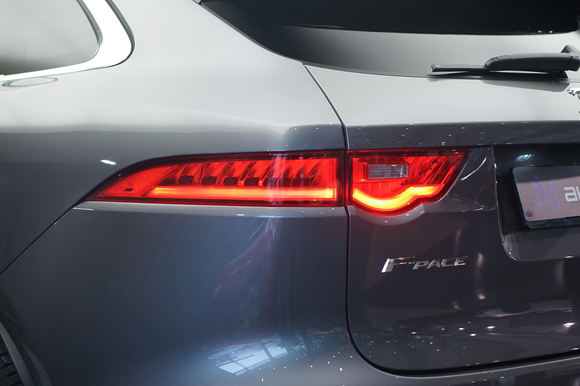 JAGUAR F-Pace 30t 2.0 Prestige AWD Automatik *CH-Fahrzeug* *Panoramadach* *Assistenzpaket-image-38