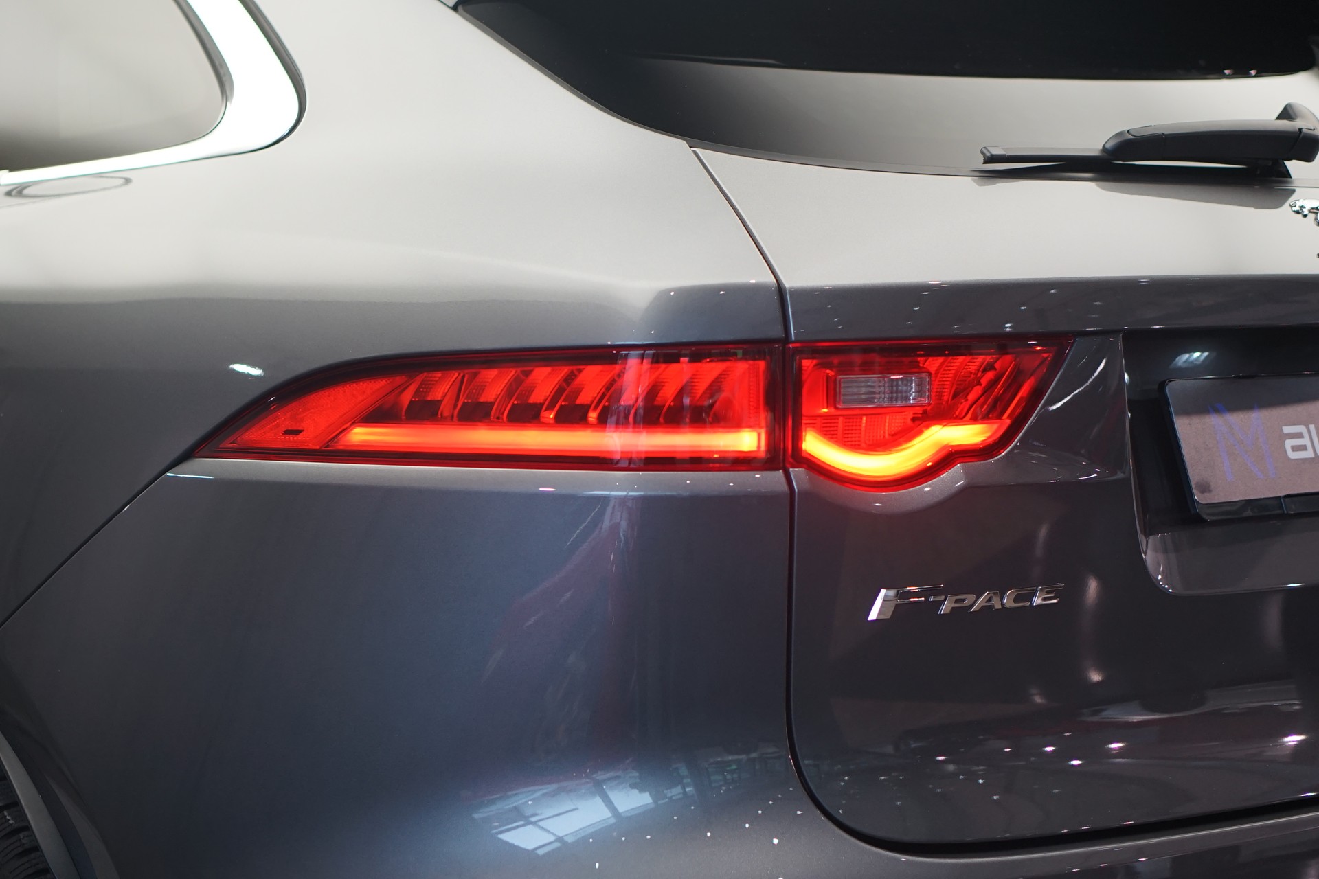 JAGUAR F-Pace 30t 2.0 Prestige AWD Automatik *CH-Fahrzeug* *Panoramadach* *Assistenzpaket-image-34