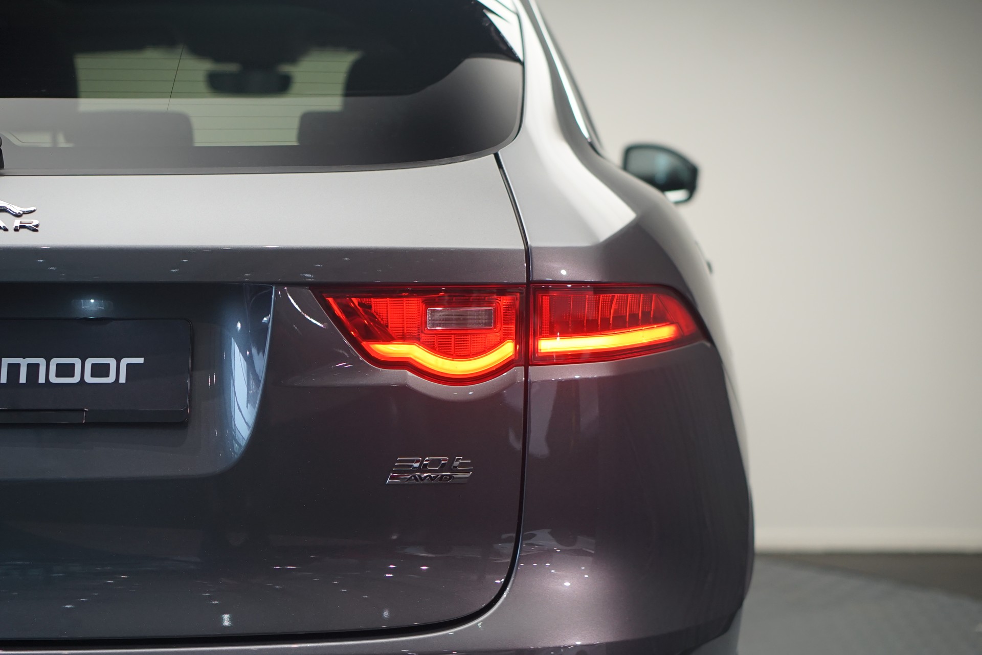 JAGUAR F-Pace 30t 2.0 Prestige AWD Automatik *CH-Fahrzeug* *Panoramadach* *Assistenzpaket-image-9