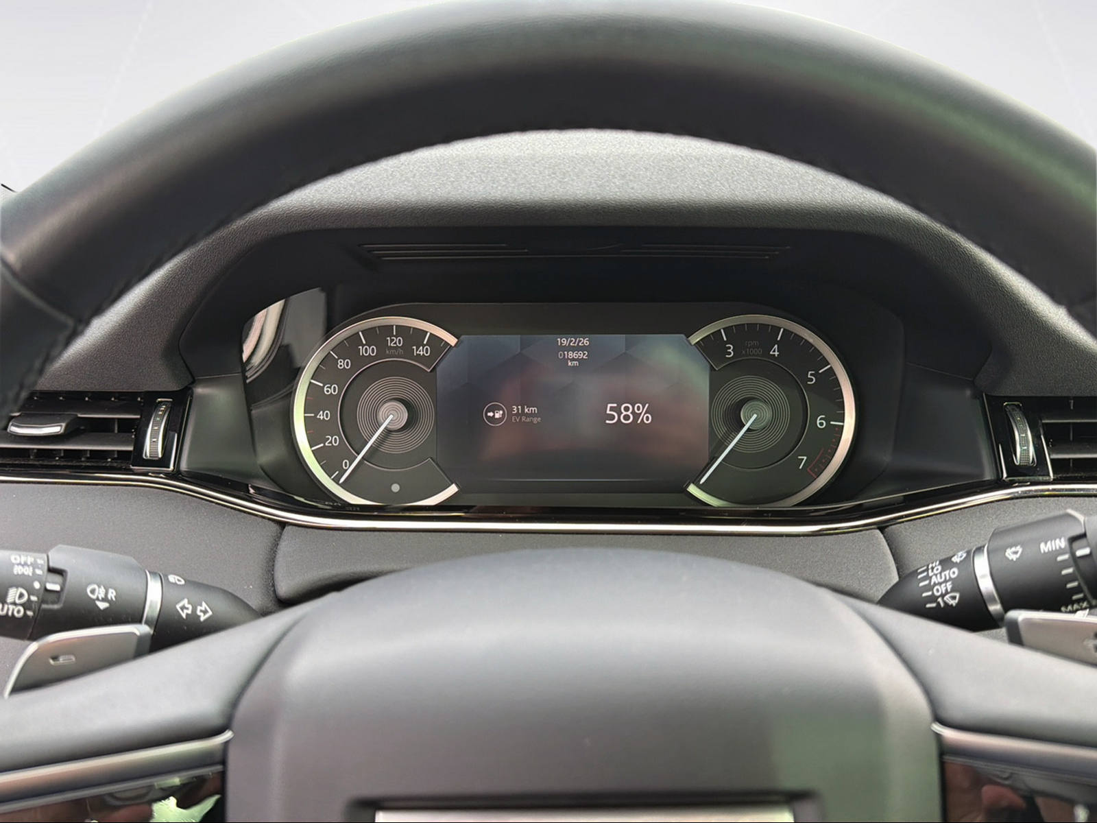 LAND ROVER Range Rover Evoque P 300e SE AT8-image-3
