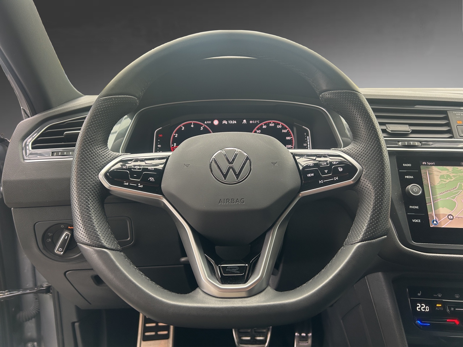 VW Tiguan Allspace 2.0TSI R-Line 4Motion DSG-image-8