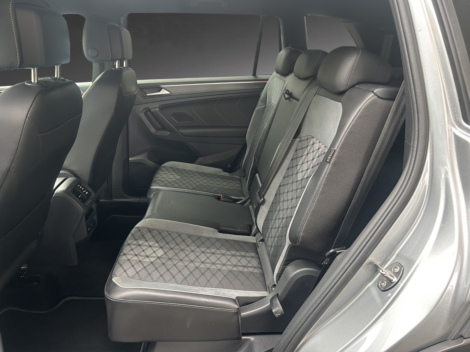 VW Tiguan Allspace 2.0TSI R-Line 4Motion DSG-image-6