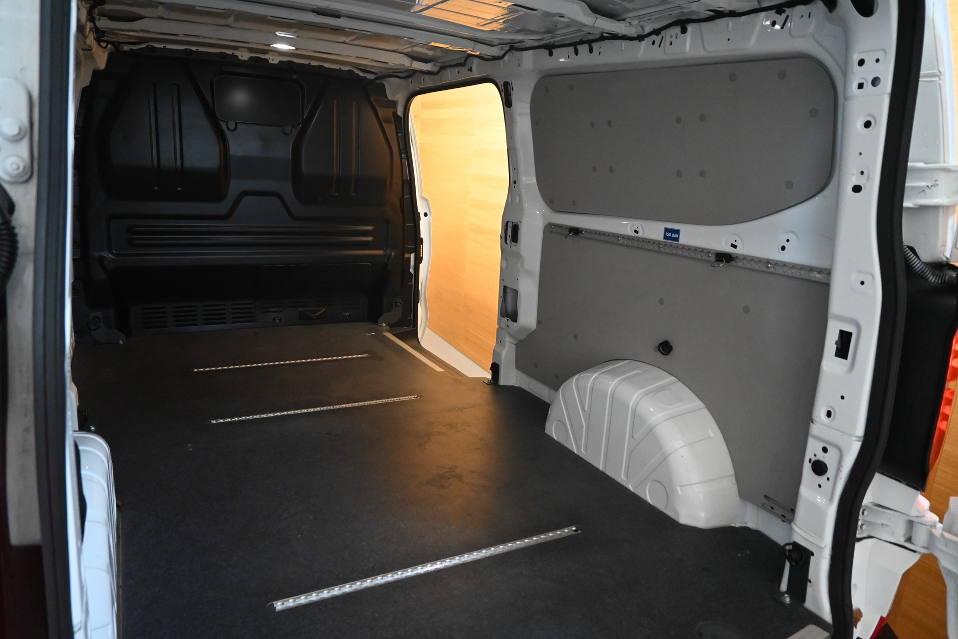VW Transporter Kombi 2.0 TDI Lang-image-6
