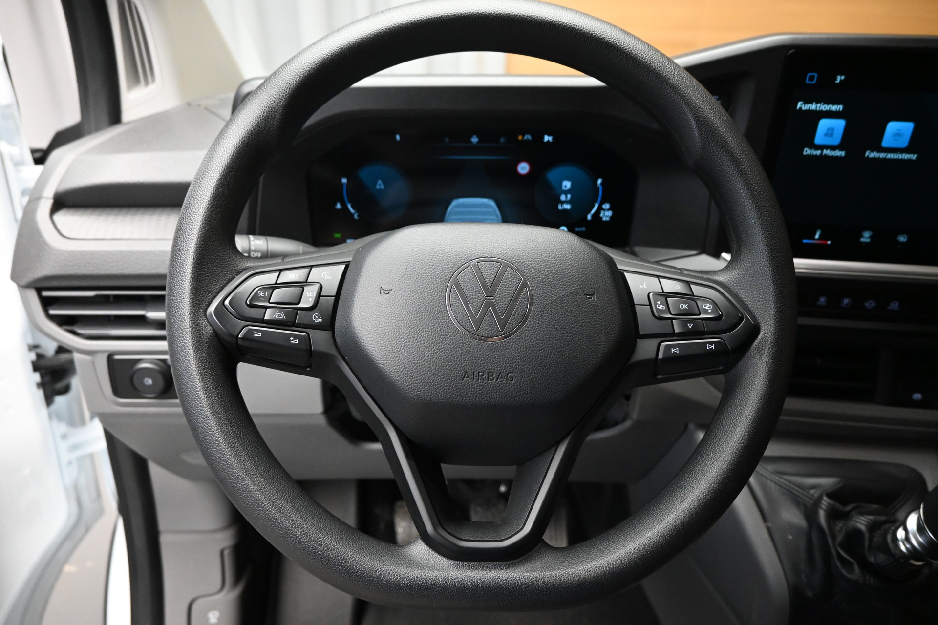 VW Transporter Kombi 2.0 TDI Lang-image-9