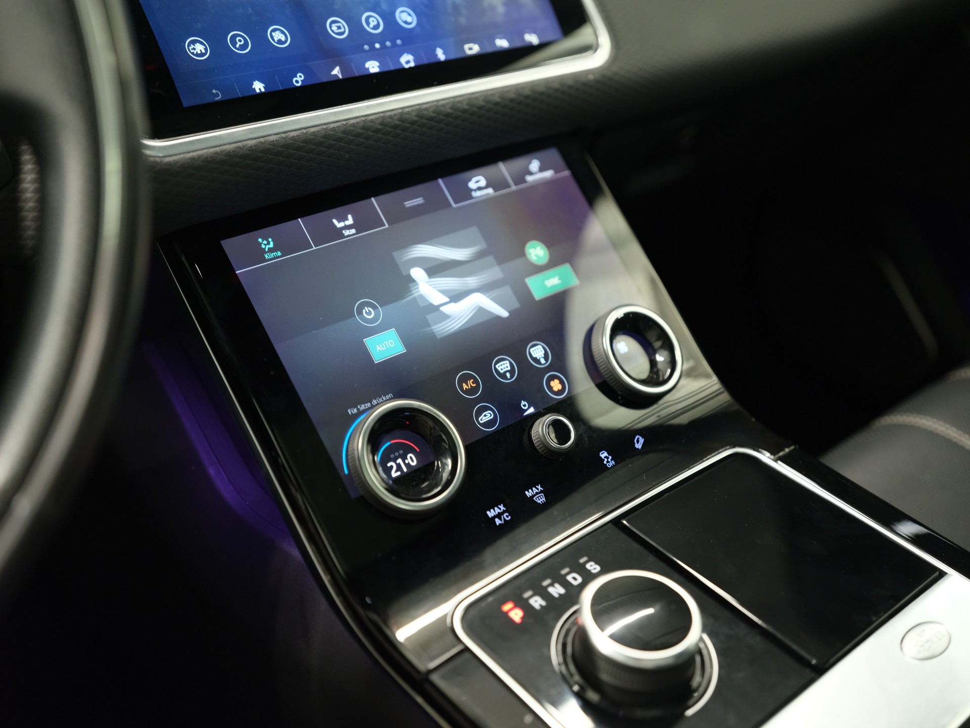 LAND ROVER Range Rover Velar P 300 Automatic *Ambientebeleuchtung* *Head-Up Display* *Panorama*-image-23