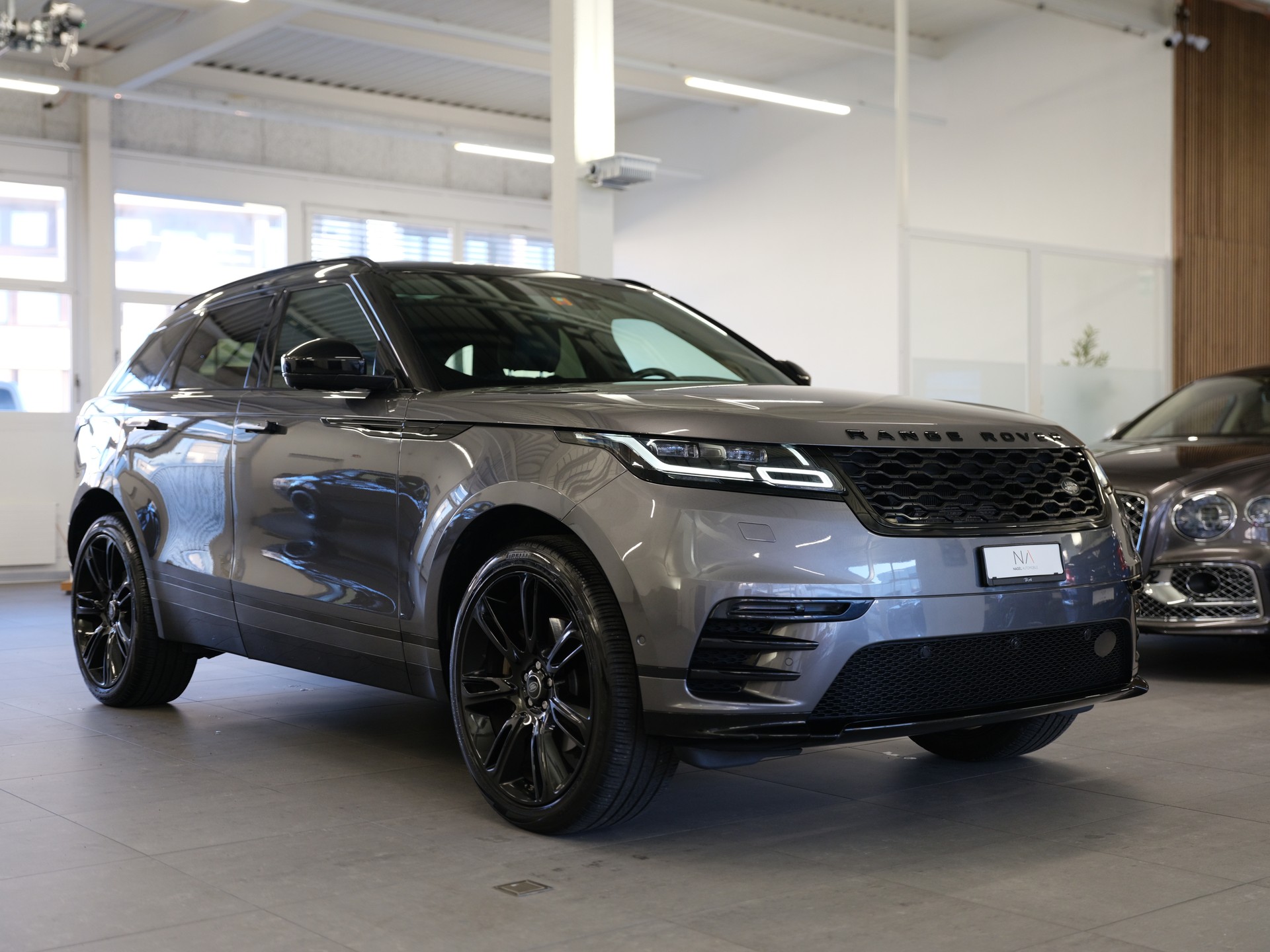 LAND ROVER Range Rover Velar P 300 Automatic *Ambientebeleuchtung* *Head-Up Display* *Panorama*-image-1