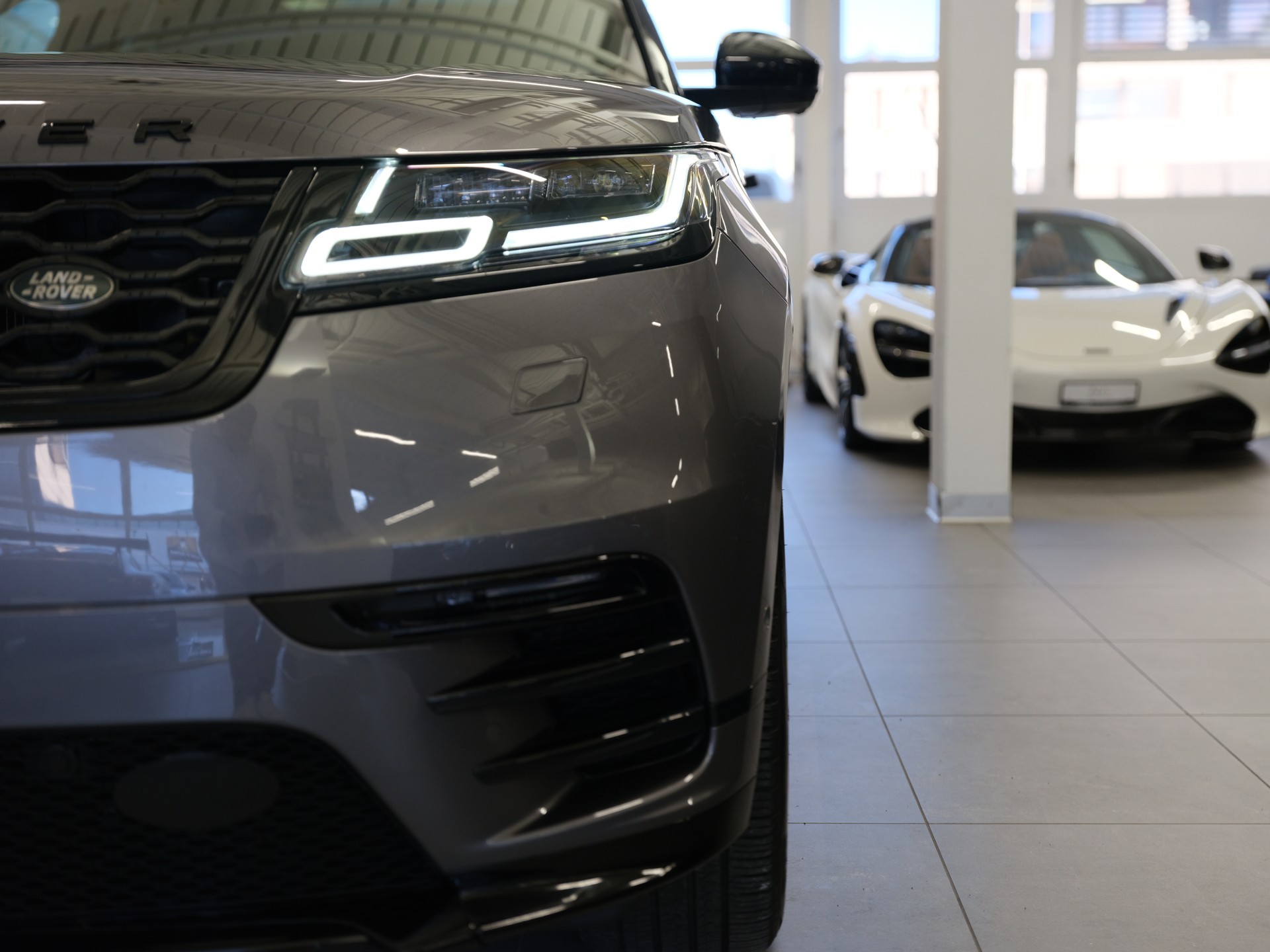 LAND ROVER Range Rover Velar P 300 Automatic *Ambientebeleuchtung* *Head-Up Display* *Panorama*-image-8