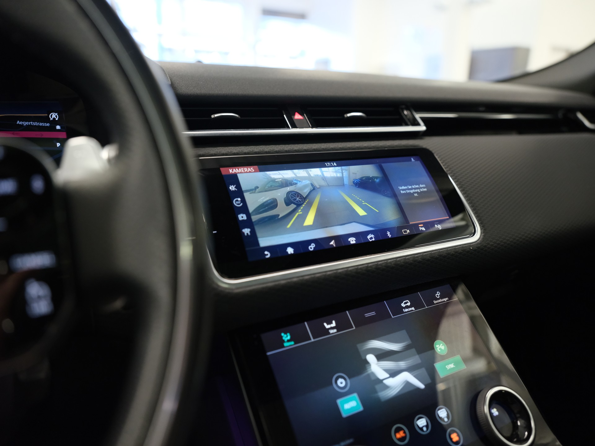 LAND ROVER Range Rover Velar P 300 Automatic *Ambientebeleuchtung* *Head-Up Display* *Panorama*-image-22