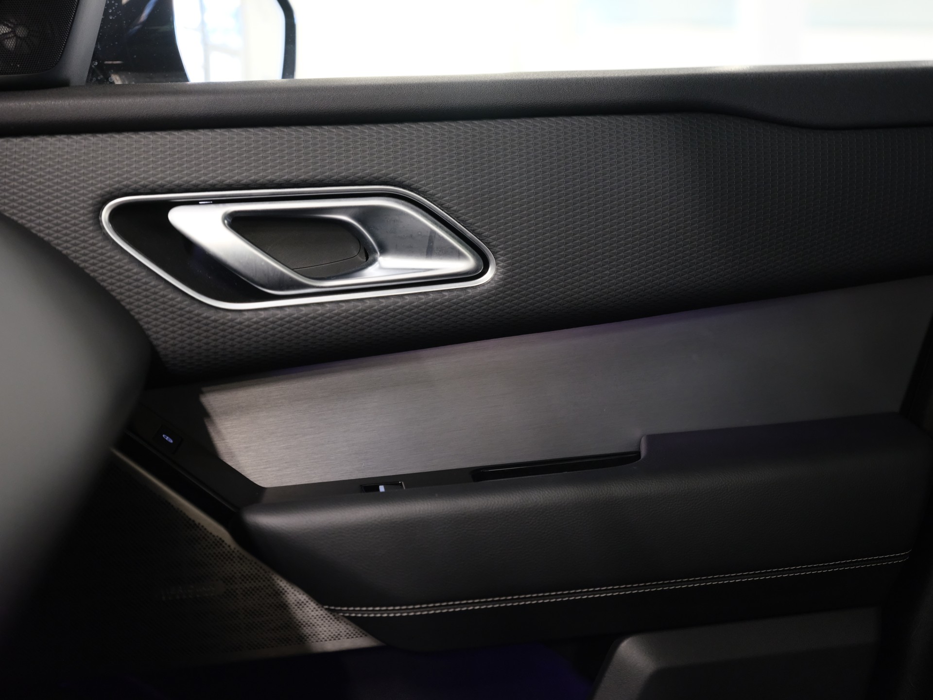 LAND ROVER Range Rover Velar P 300 Automatic *Ambientebeleuchtung* *Head-Up Display* *Panorama*-image-26
