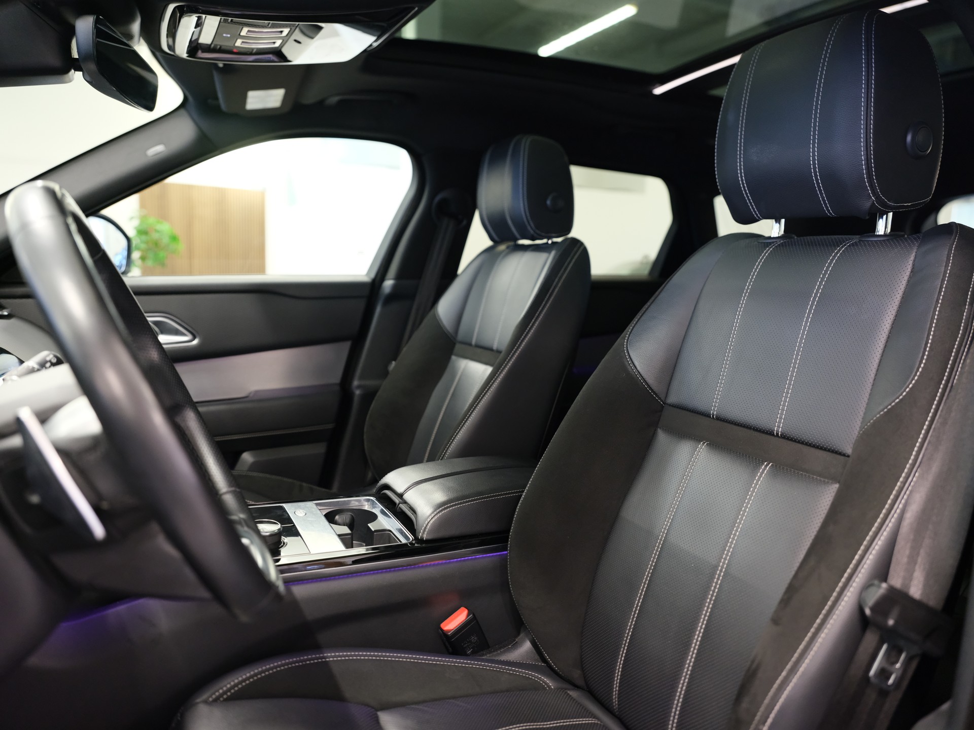 LAND ROVER Range Rover Velar P 300 Automatic *Ambientebeleuchtung* *Head-Up Display* *Panorama*-image-15