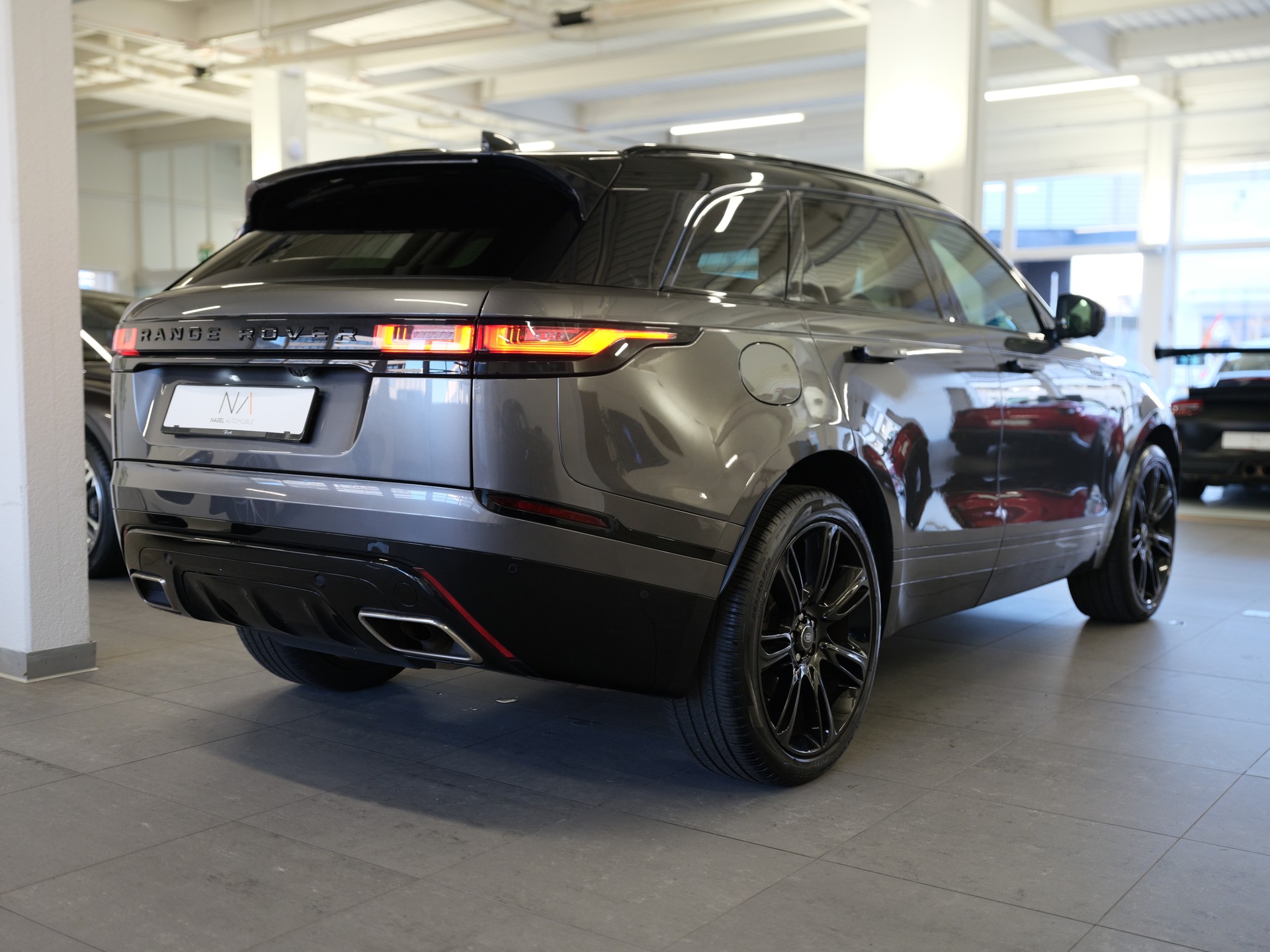 LAND ROVER Range Rover Velar P 300 Automatic *Ambientebeleuchtung* *Head-Up Display* *Panorama*-image-5