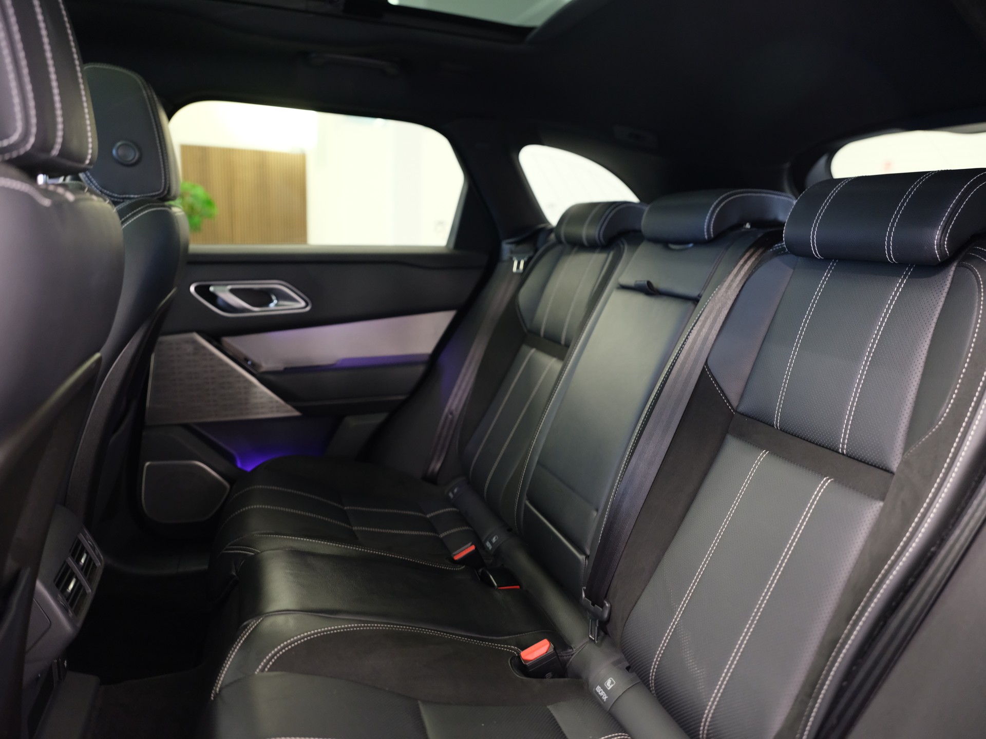 LAND ROVER Range Rover Velar P 300 Automatic *Ambientebeleuchtung* *Head-Up Display* *Panorama*-image-29