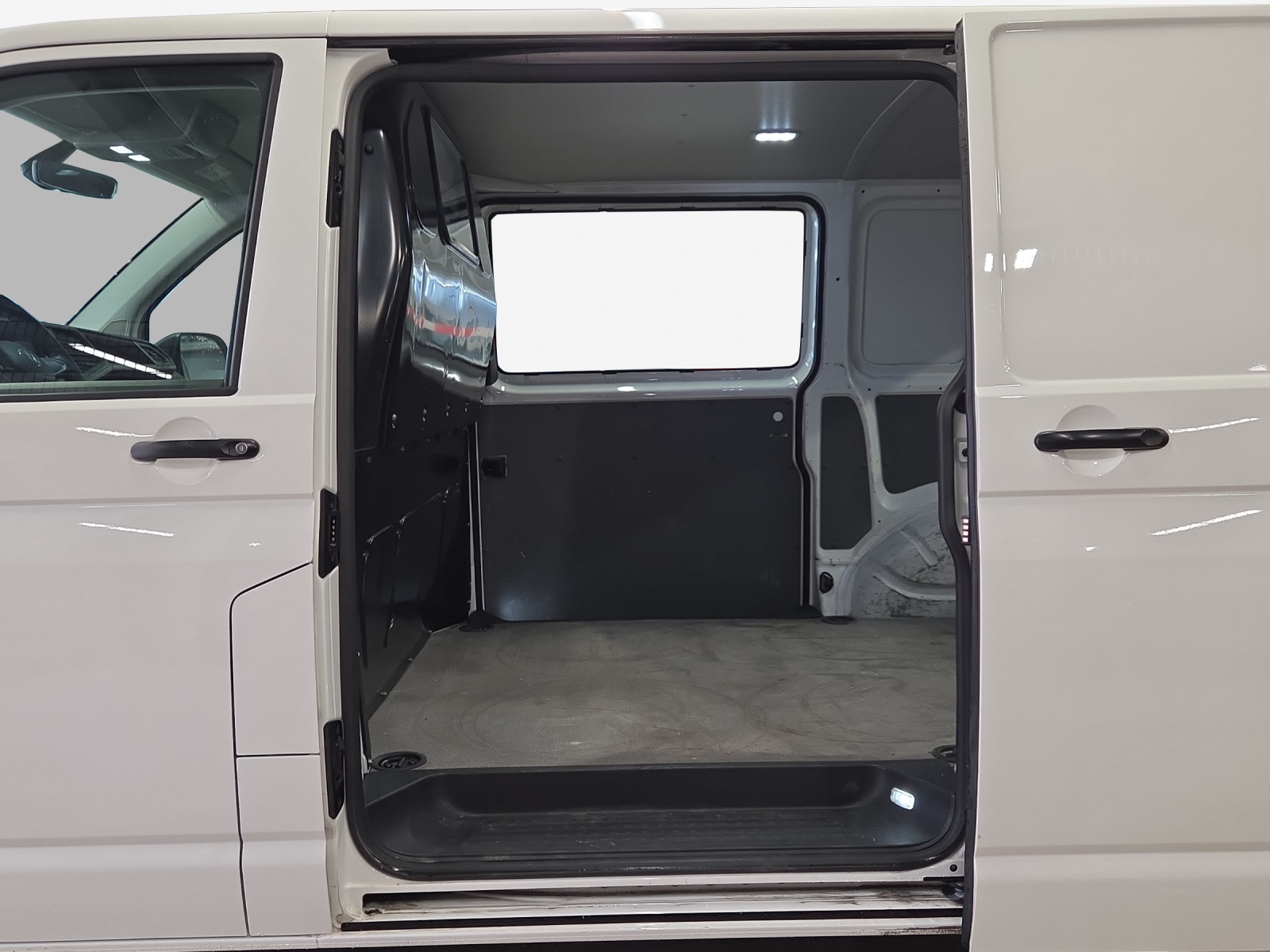 VW T6.1 2.0 TDI 4Motion-image-8