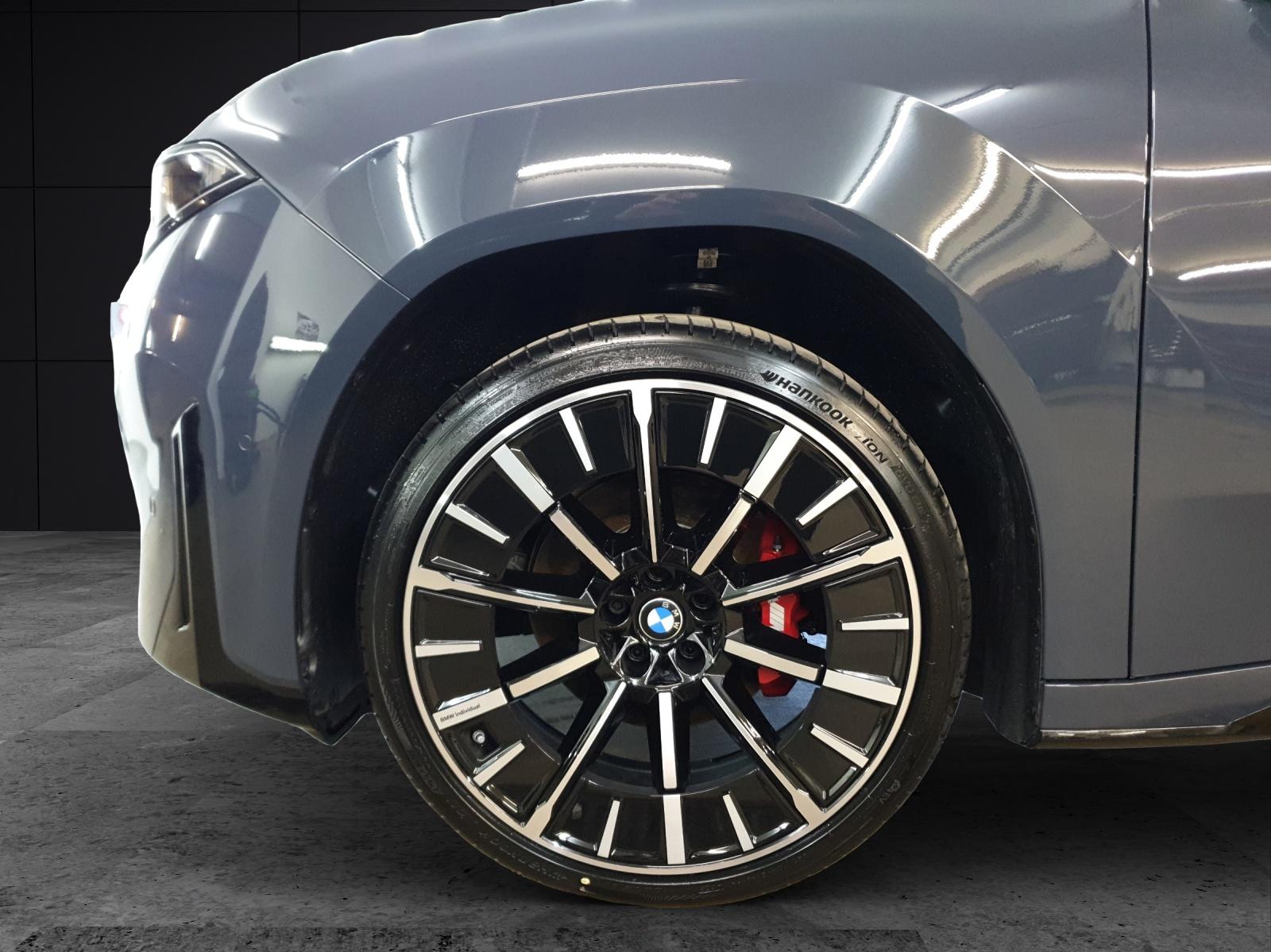 BMW iX3 50 xDrive-image-8