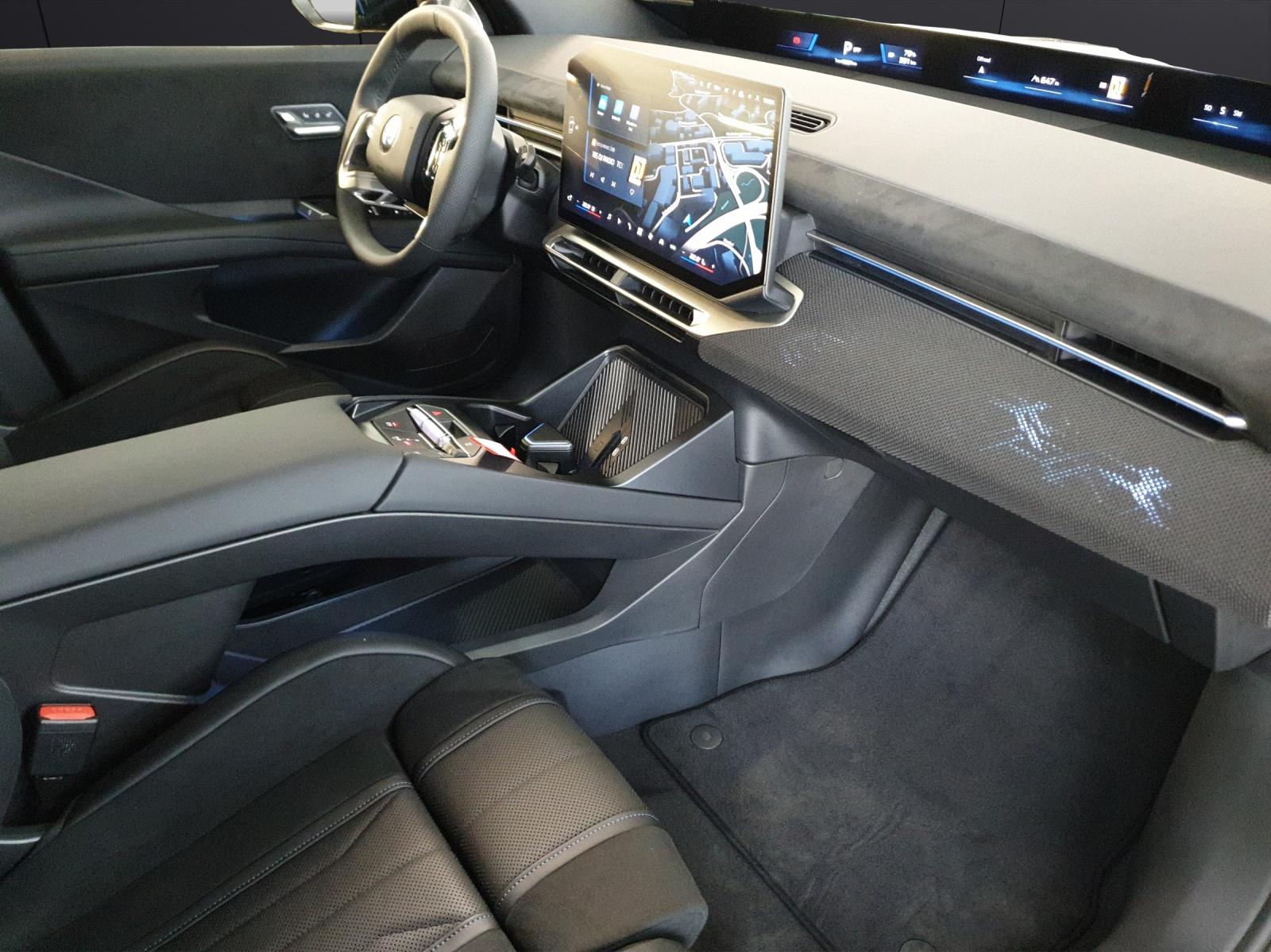 BMW iX3 50 xDrive-image-14