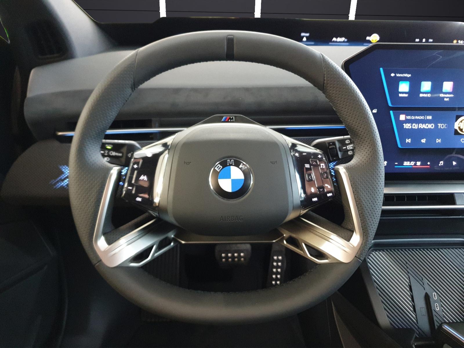 BMW iX3 50 xDrive-image-18