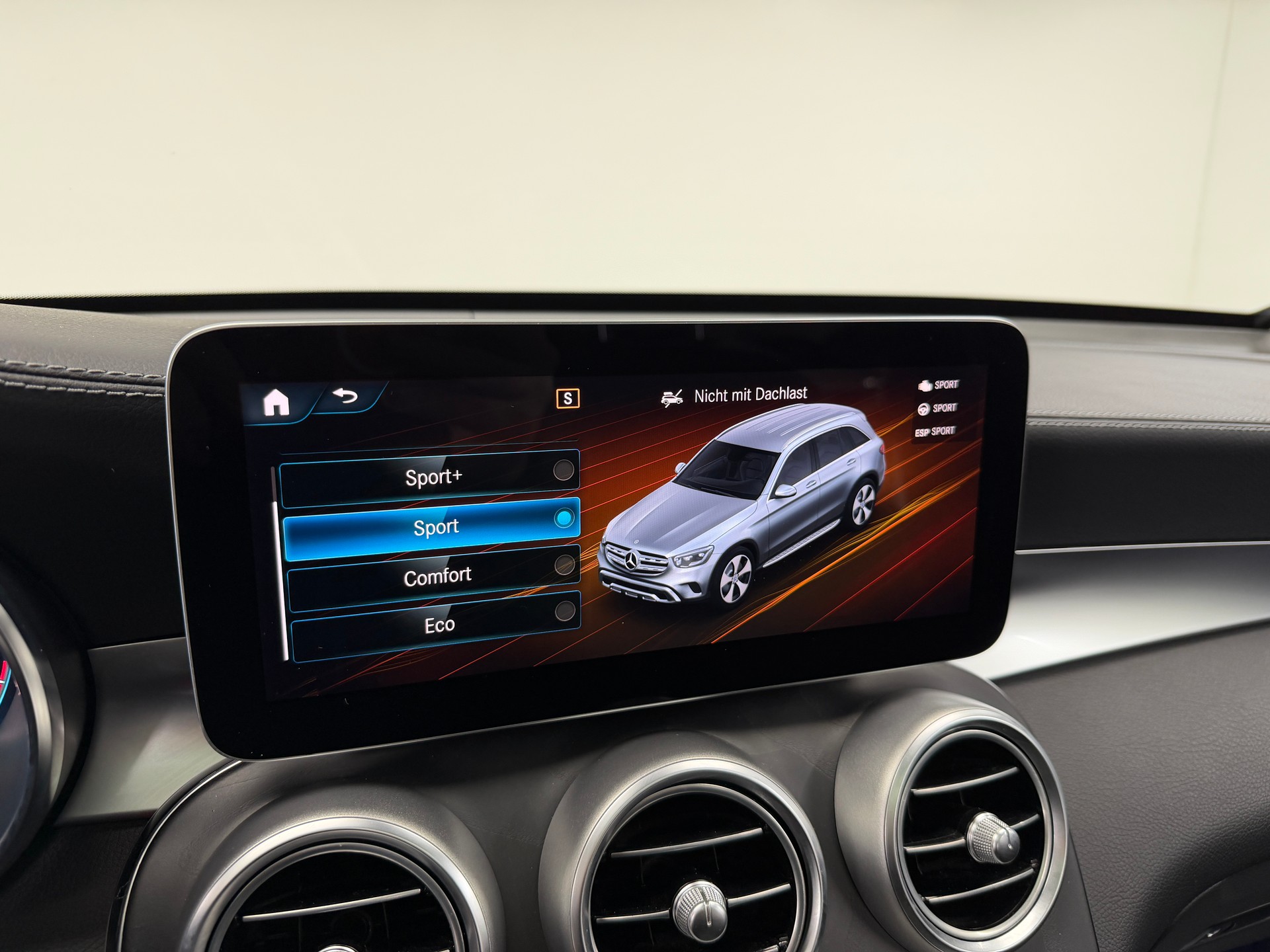 MERCEDES-BENZ GLC 300 d AMG Line Selenitgrey 245PS 4Matic 9G-Tronic / Panoramadach / 360° Kamera / Head-Up / Keyless Go /-image-16