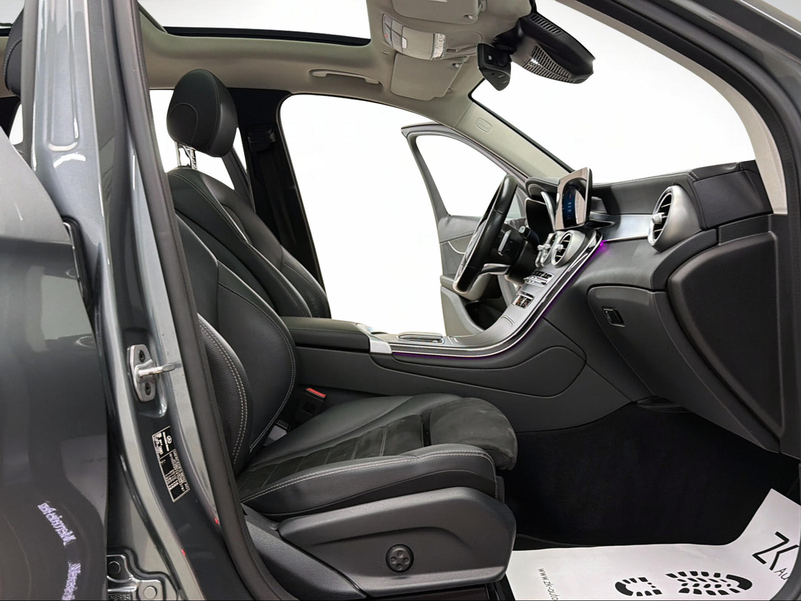 MERCEDES-BENZ GLC 300 d AMG Line Selenitgrey 245PS 4Matic 9G-Tronic / Panoramadach / 360° Kamera / Head-Up / Keyless Go /-image-9