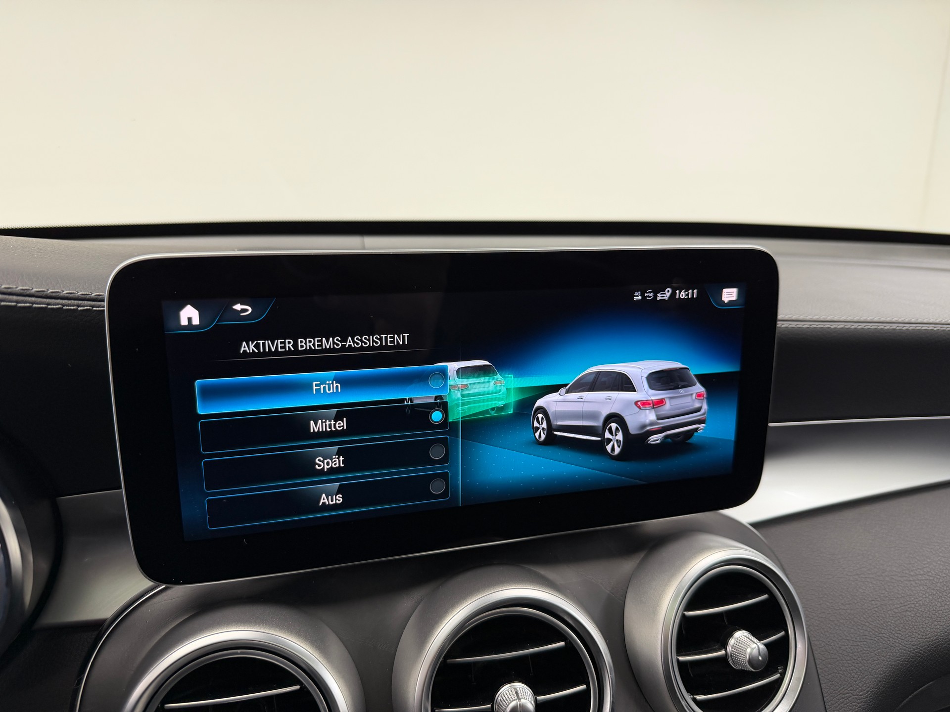 MERCEDES-BENZ GLC 300 d AMG Line Selenitgrey 245PS 4Matic 9G-Tronic / Panoramadach / 360° Kamera / Head-Up / Keyless Go /-image-17
