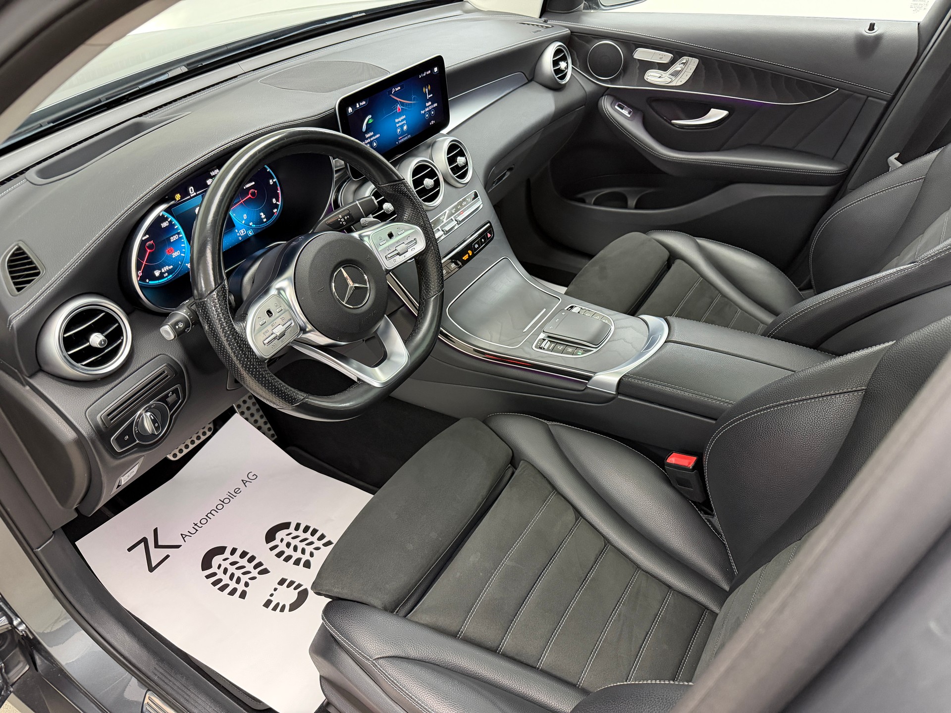 MERCEDES-BENZ GLC 300 d AMG Line Selenitgrey 245PS 4Matic 9G-Tronic / Panoramadach / 360° Kamera / Head-Up / Keyless Go /-image-6