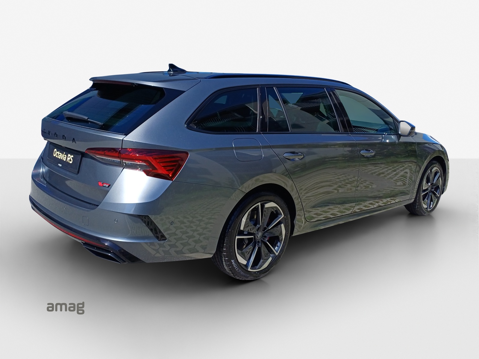 SKODA Octavia Combi 2.0 TSI DSG RS-image-4