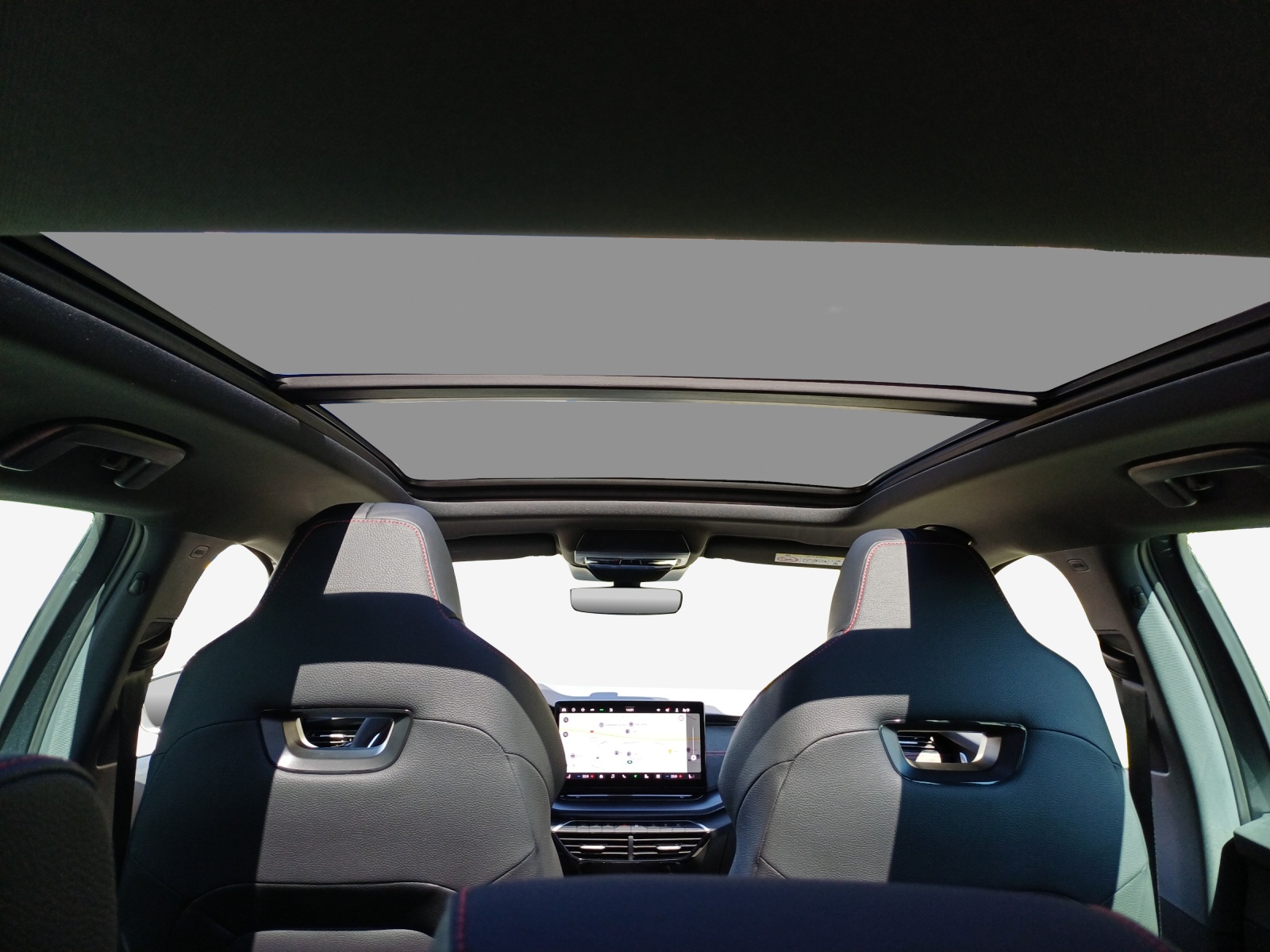 SKODA Octavia Combi 2.0 TSI DSG RS-image-13