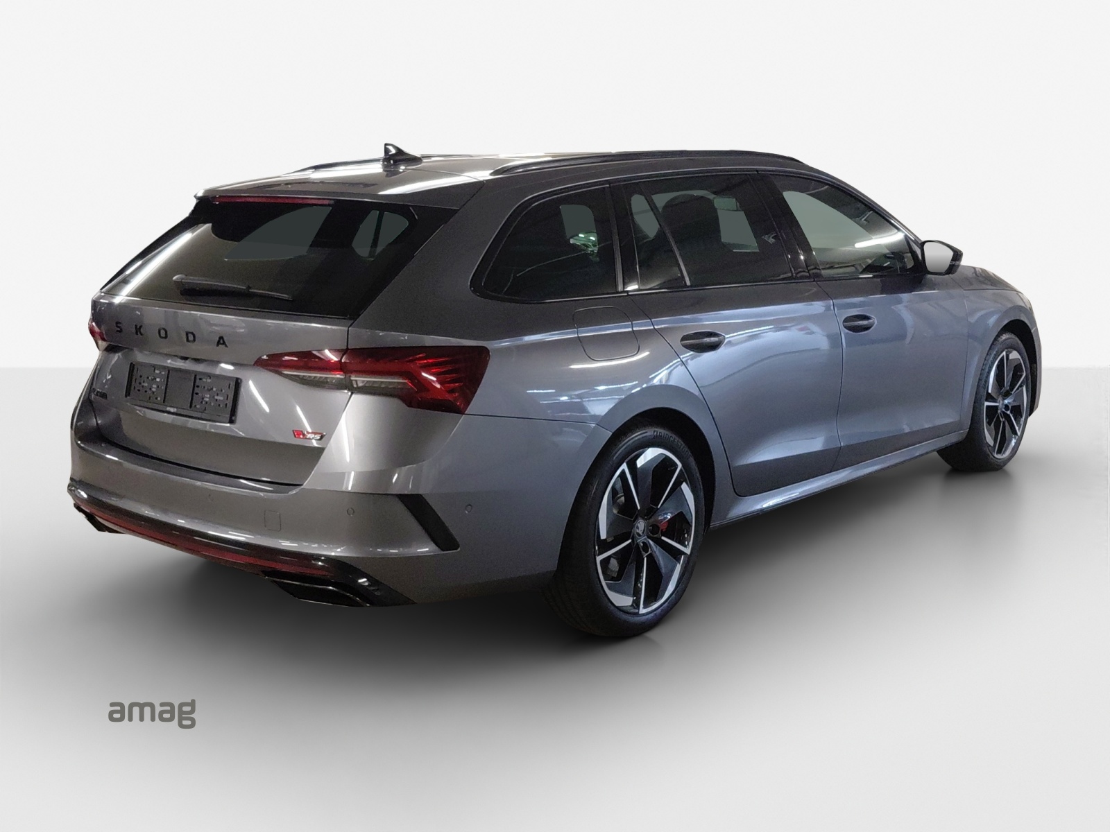 SKODA Octavia Combi 2.0 TSI DSG RS-image-4