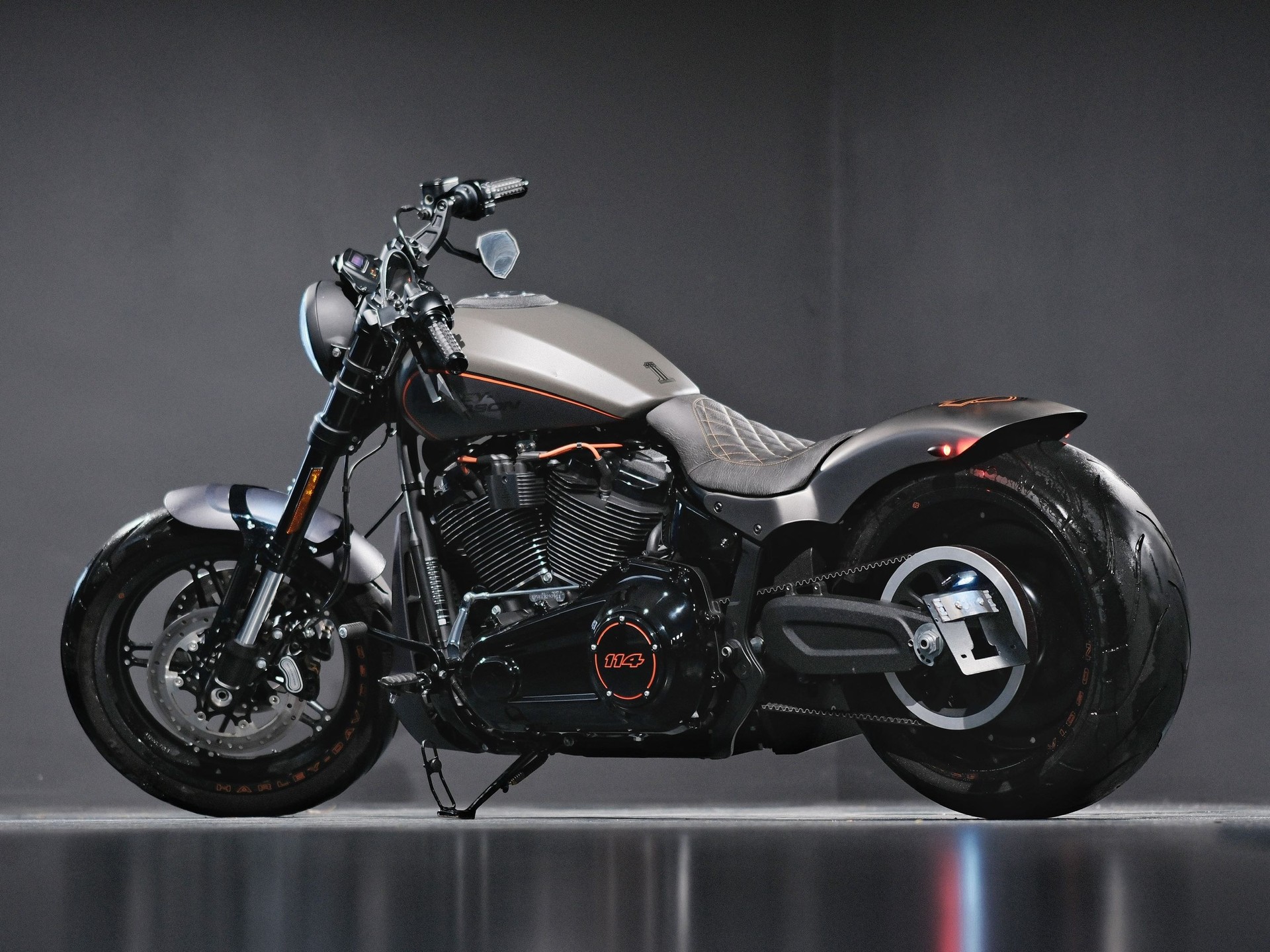 HARLEY-DAVIDSON FXDRS 114 ABS-showroom-element-3