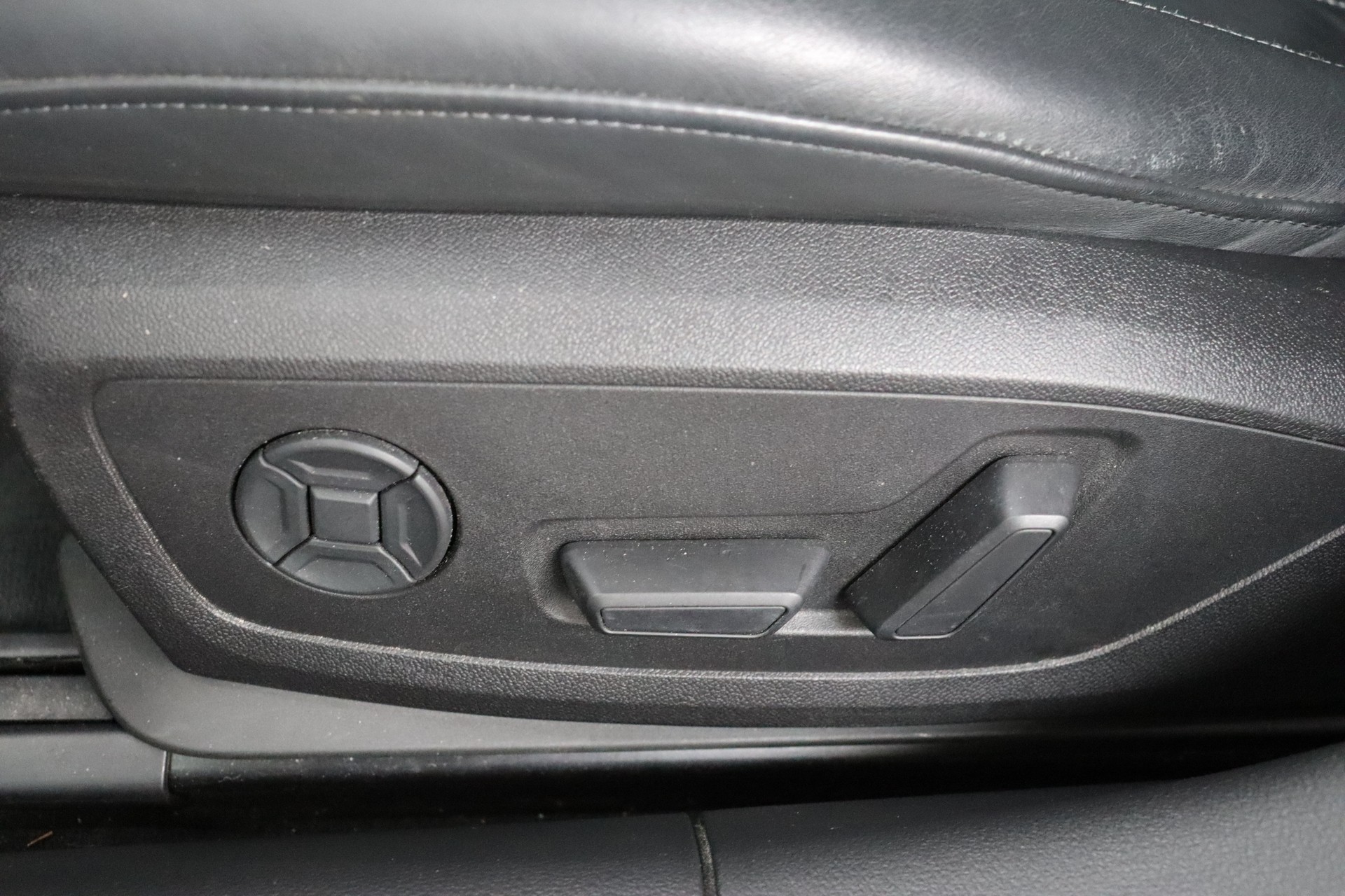 AUDI A7 SPORTBACK 50 TDI QUATTRO S-TRONIC ** S-LINE ** LUFTFAHRWERK ** ALLRADLENKUNG ** FAHRASSISTENZ-PAKET ** 8- FACH ** CH-AUTO **-image-22