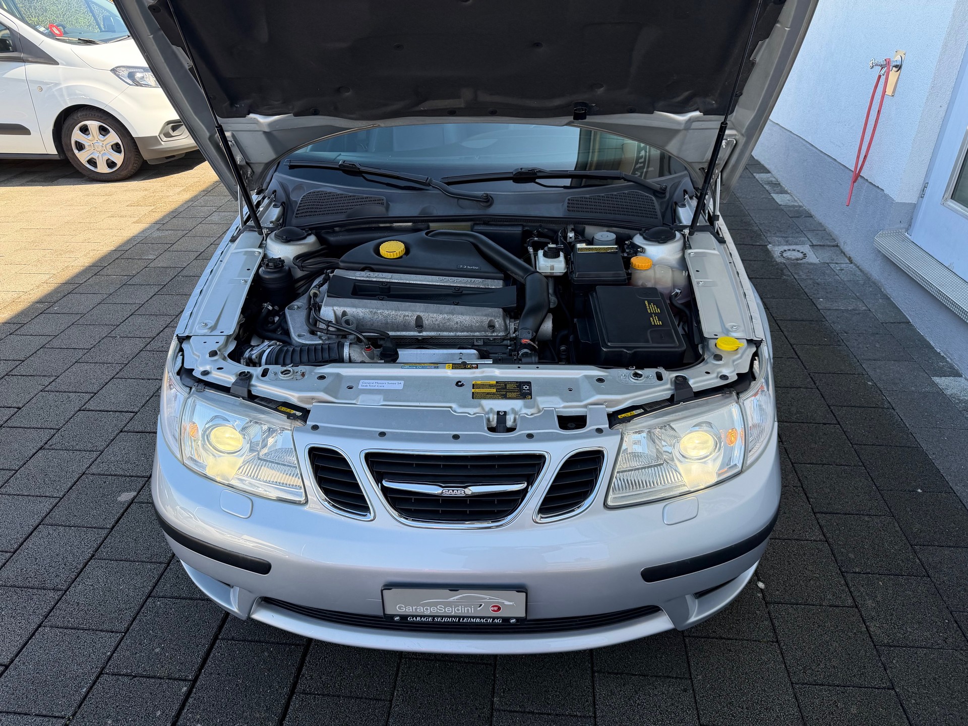 SAAB 9-5 2.3T Aero-image-15