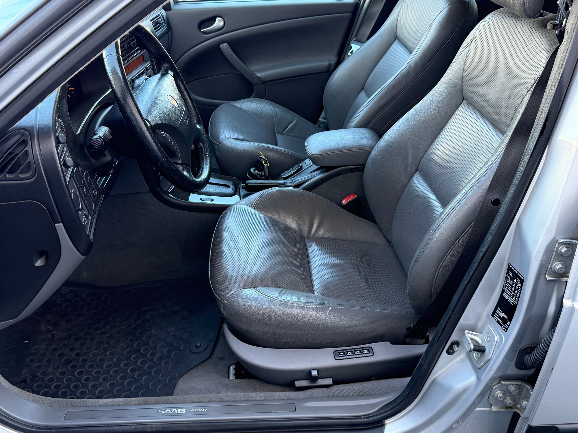 SAAB 9-5 2.3T Aero-image-8