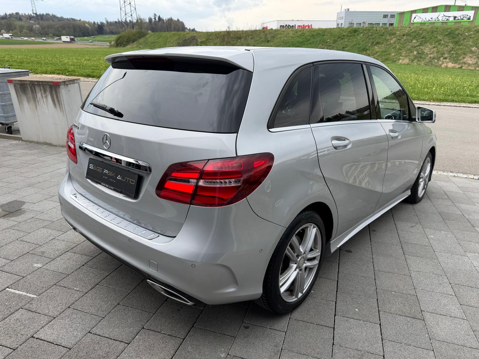 MERCEDES-BENZ B 200 d AMG Line-image-6