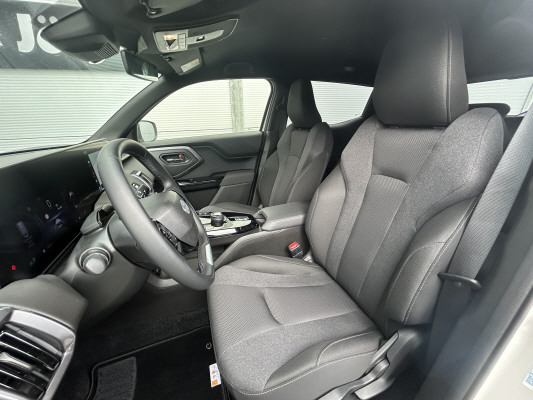 TOYOTA Urban Cr.61kWh Trend AWD-image-6