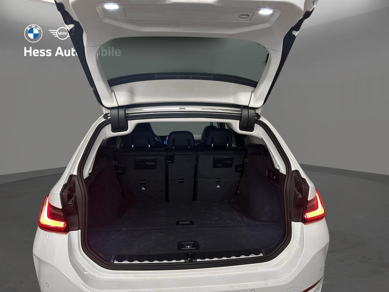 BMW 320d xDrive Touring-image-10
