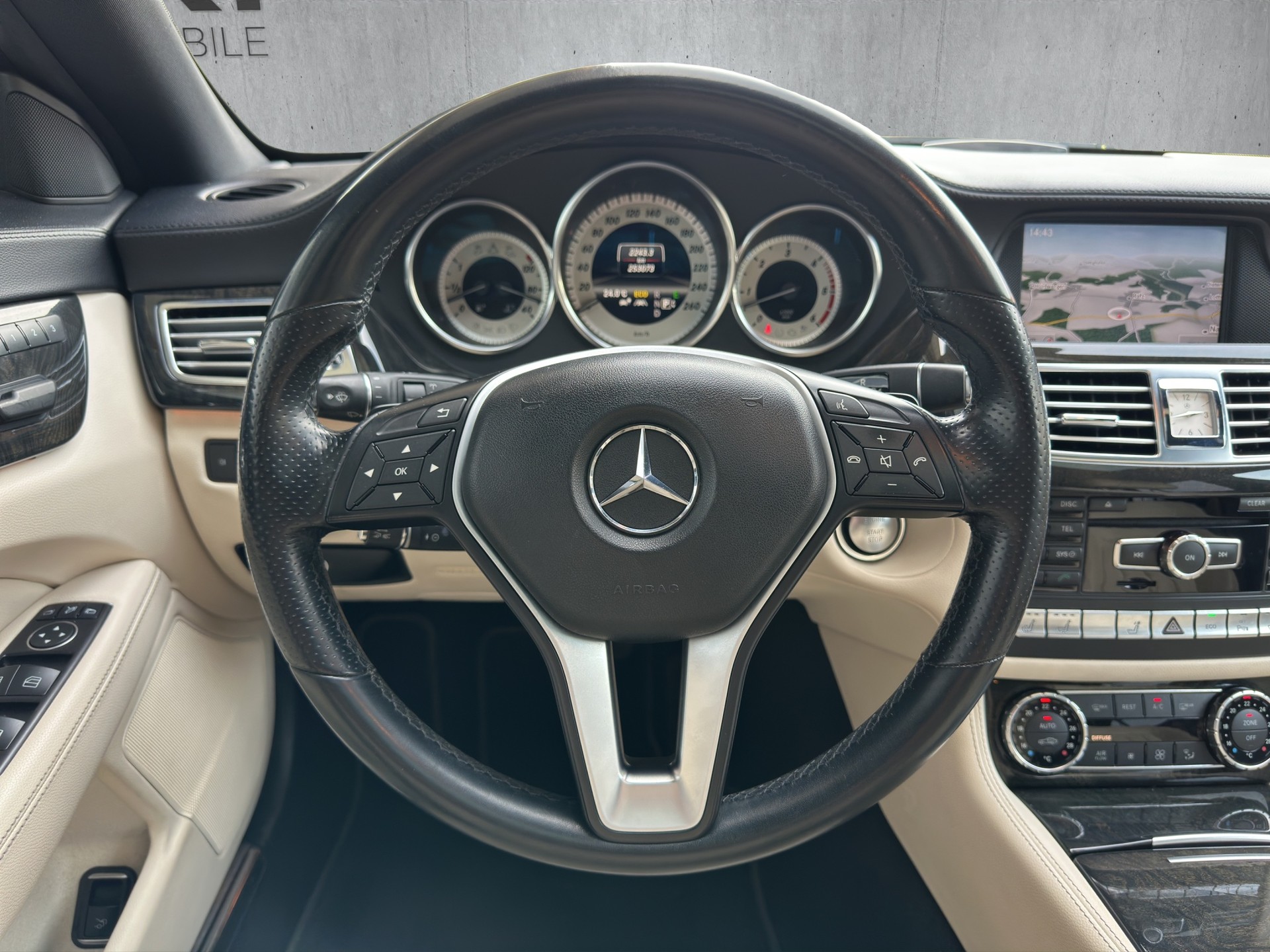 MERCEDES-BENZ CLS 350 CDI BlueEF 4m Sh.Brake-image-17