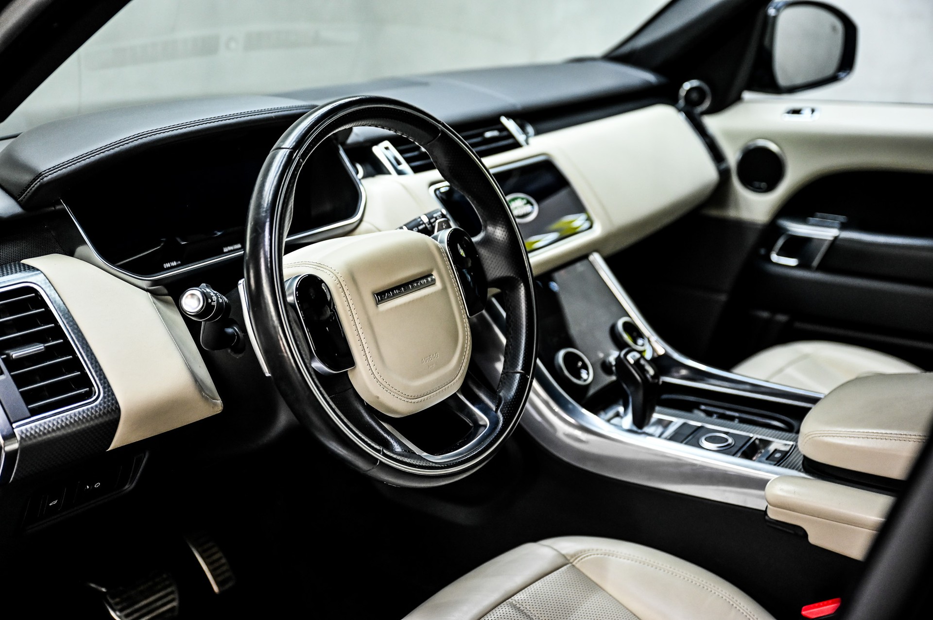 LAND ROVER Range Rover Sport 4.4 SDV8 HSE Dynamic-image-15